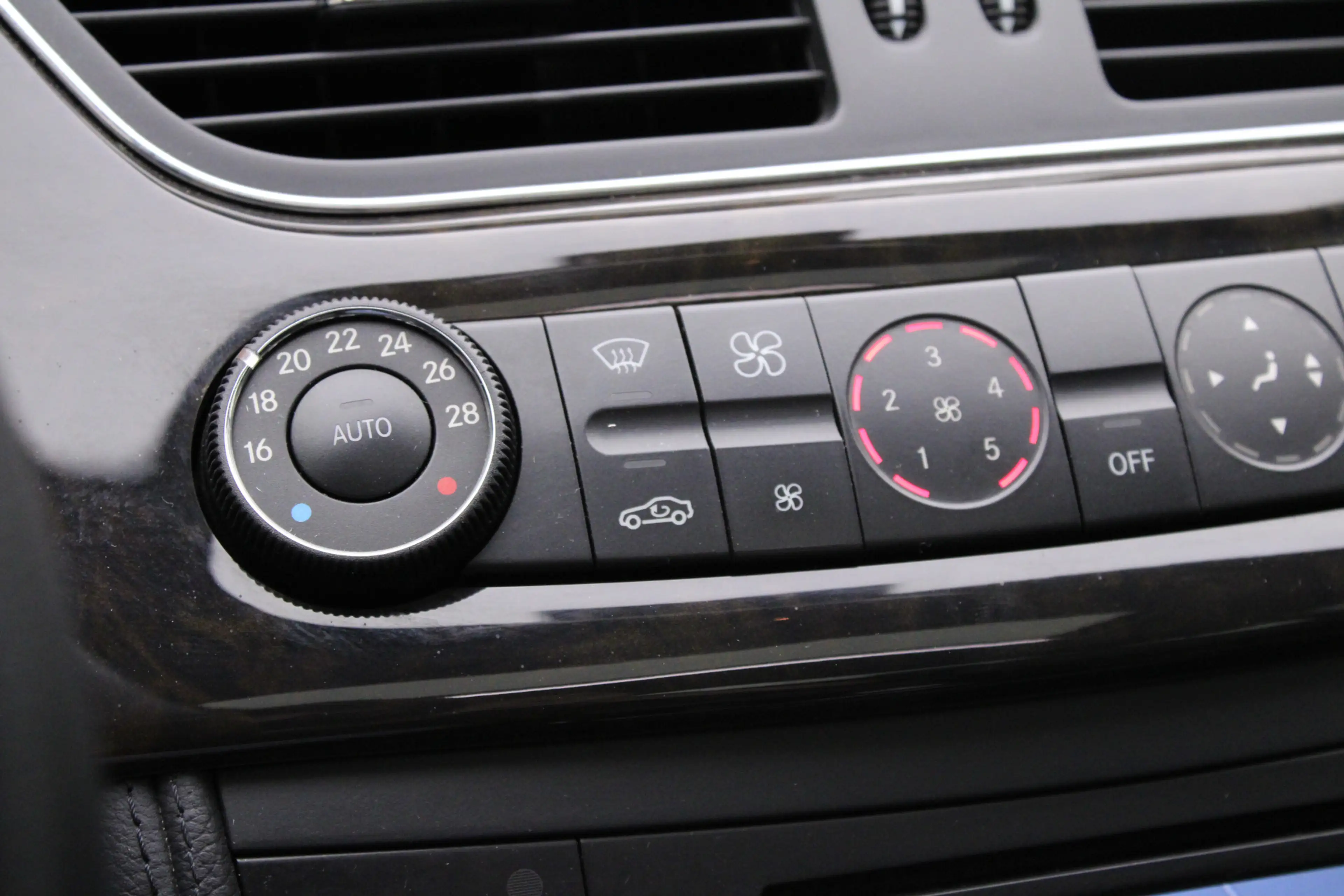Mercedes-Benz CLS 350 | Automaat | Panoramadak / Climate / Leder Elektr. — photo 28