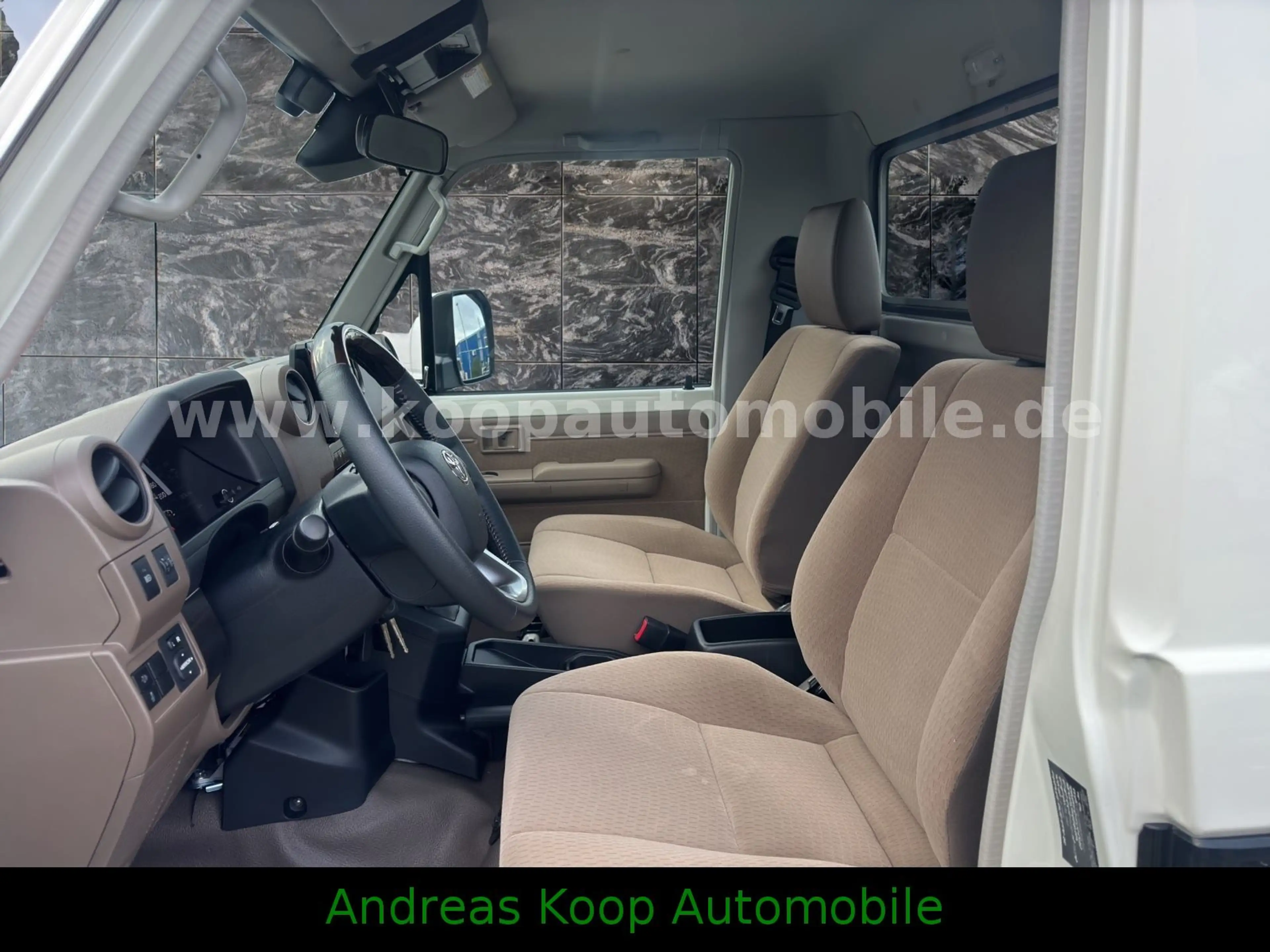 Toyota Land Cruiser GDJ 79 SC 2,8d Aut DLX LED SOFORT — photo 9