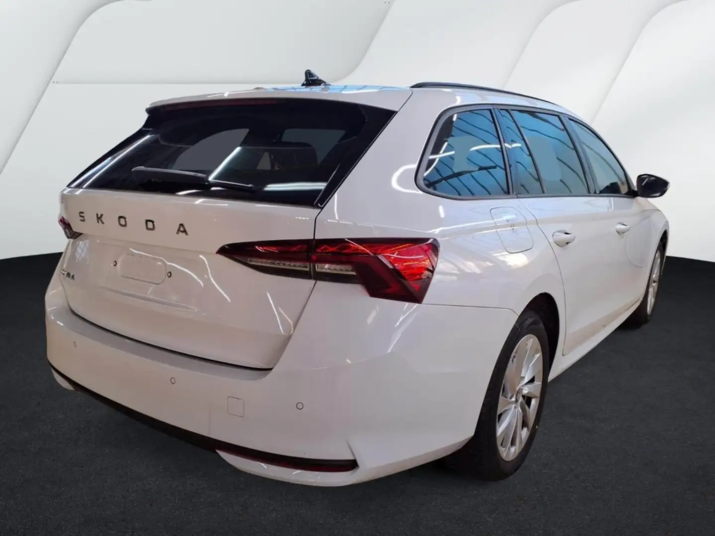 Skoda Octavia Combi 1.5 TSI mHEV DSG Selection Navi Weiß - 2