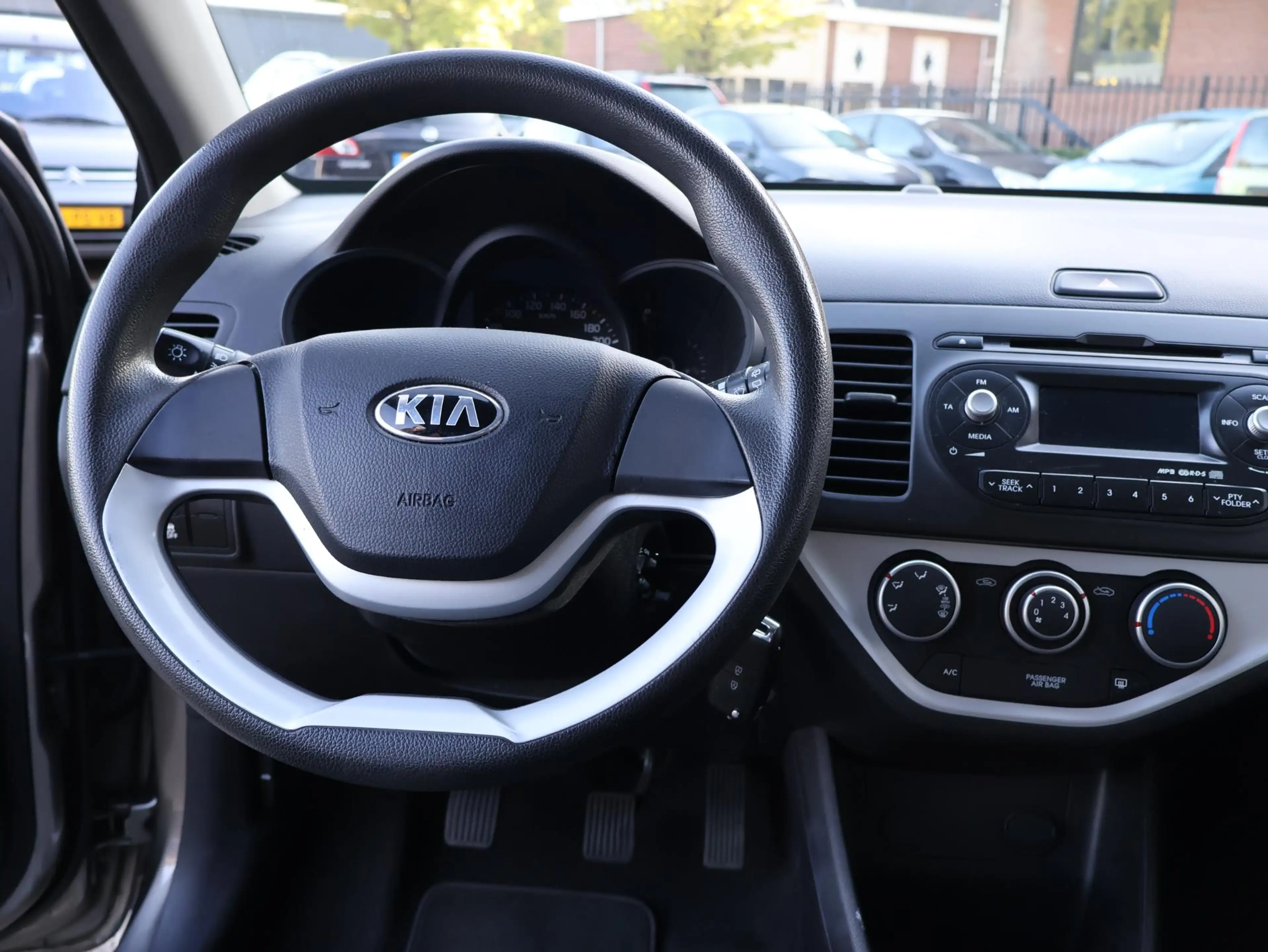 Kia Picanto 1.0 CVVT ComfortLine NAP 3e eigenaar Airco Trekhaa — photo 11
