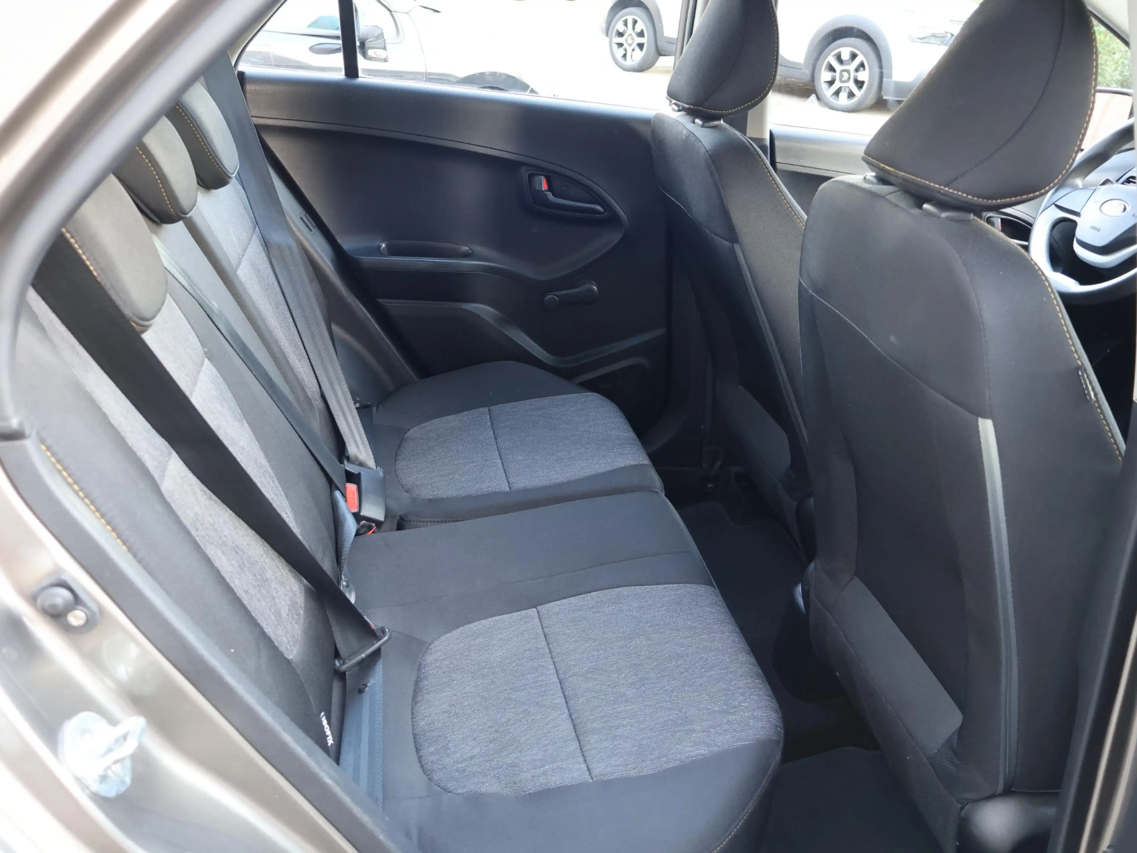 Kia Picanto 1.0 CVVT ComfortLine NAP 3e eigenaar Airco Trekhaa — photo 13