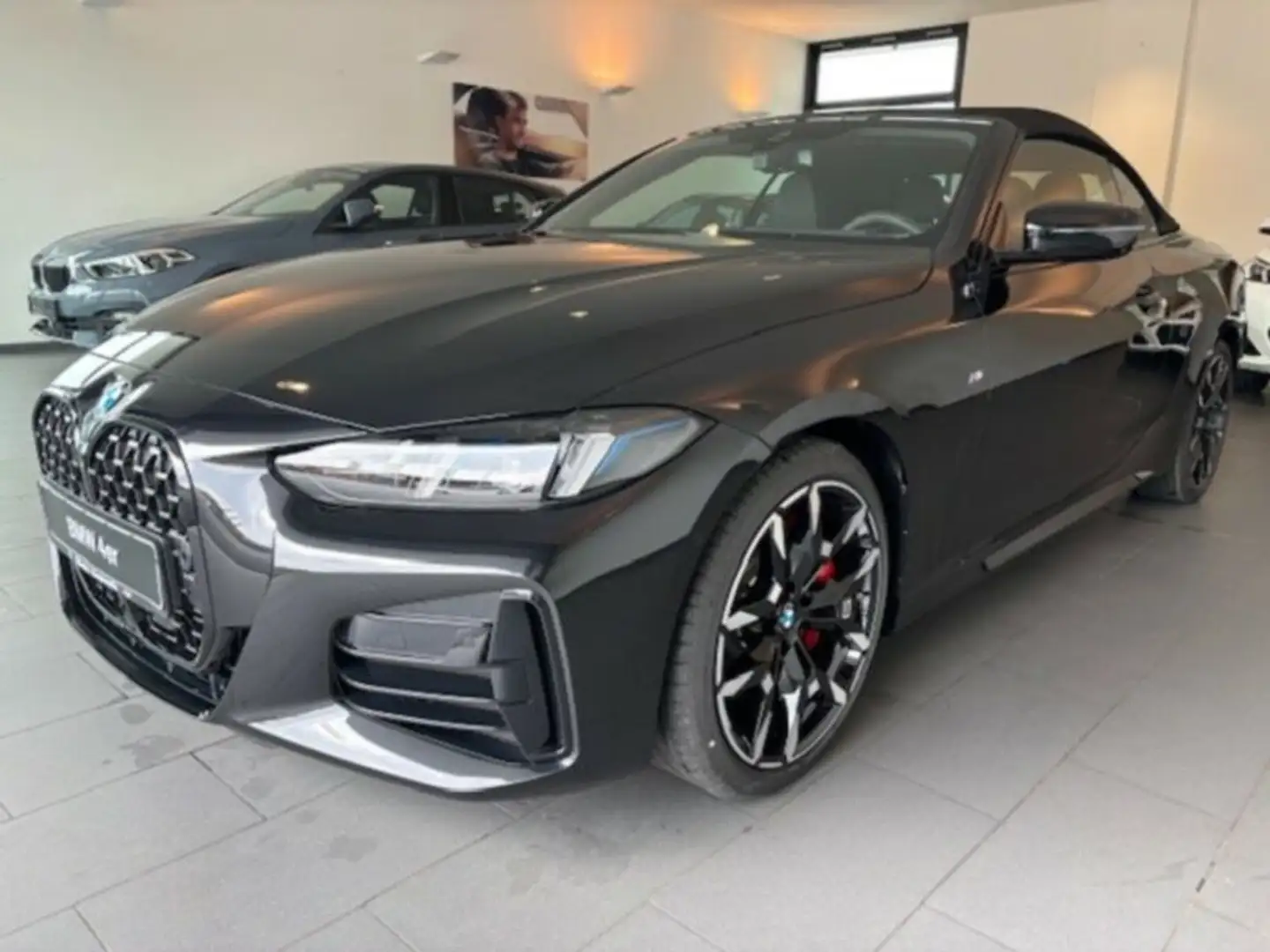 BMW 420 i Cabrio M Sportpaket Schwarz - 2