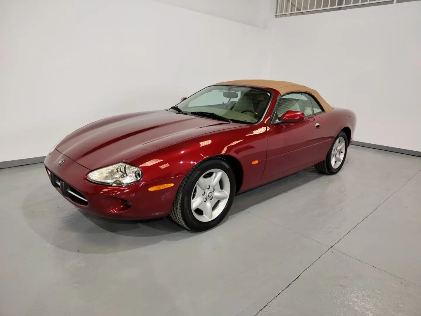 Jaguar XK XK8 Convertible 4.0 Aut. Burdeos - 1