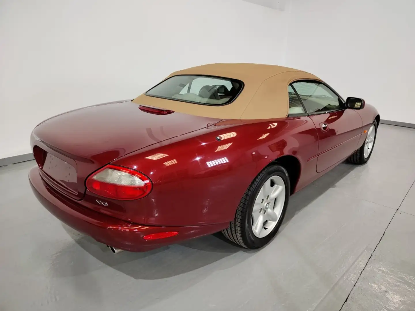 Jaguar XK XK8 Convertible 4.0 Aut. Burdeos - 2