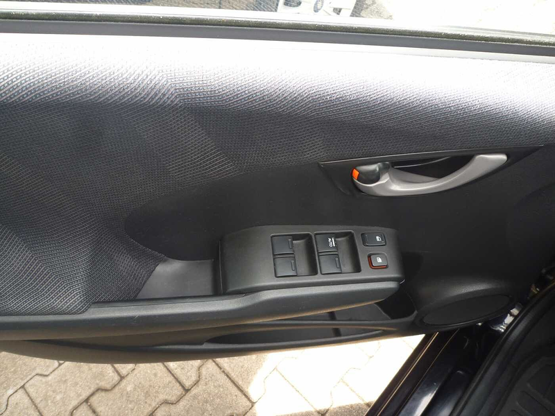 Honda Jazz 1.4 i-VTEC Elegance — photo 13