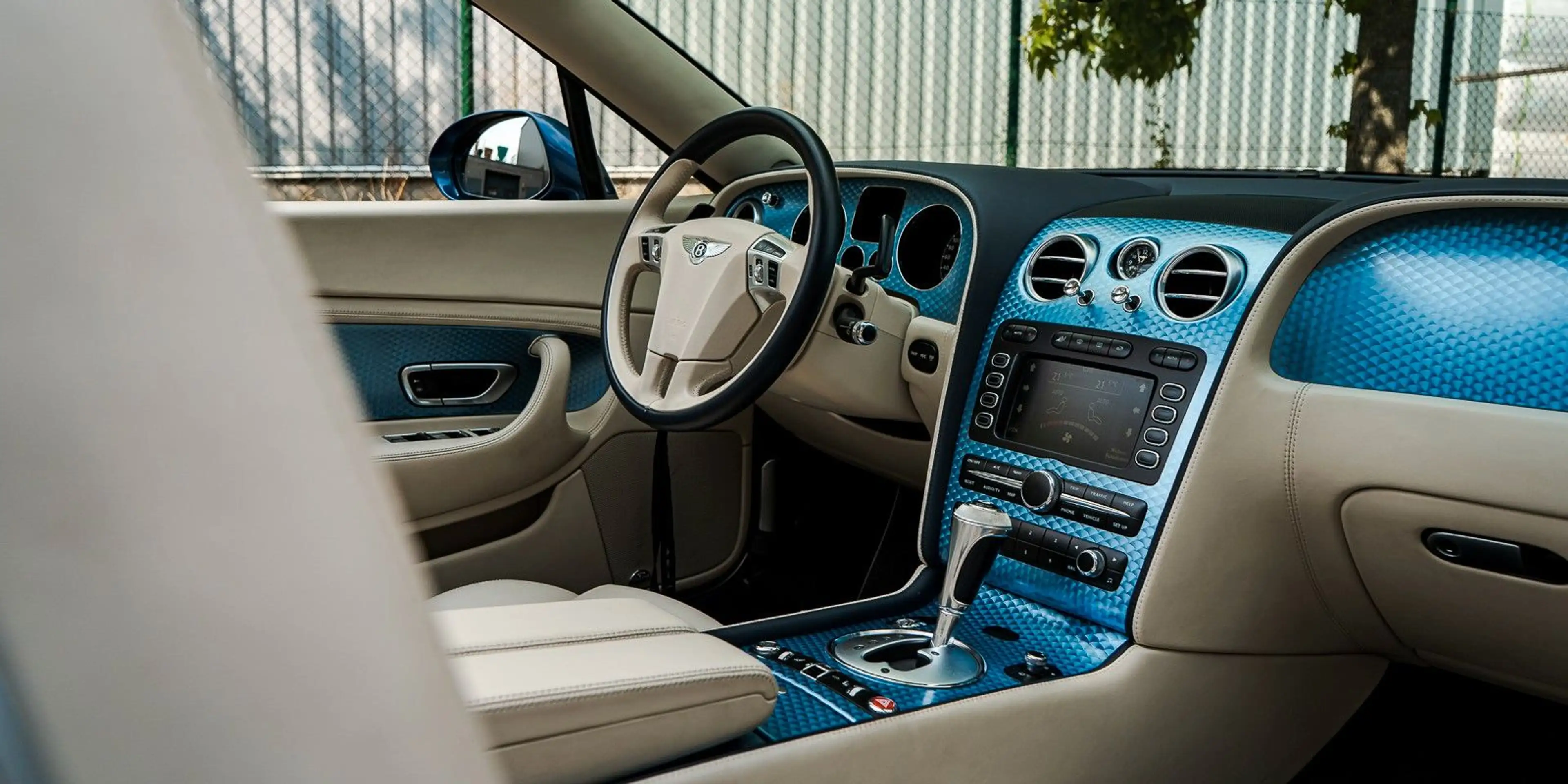 Bentley Continental GTC Speed — photo 12