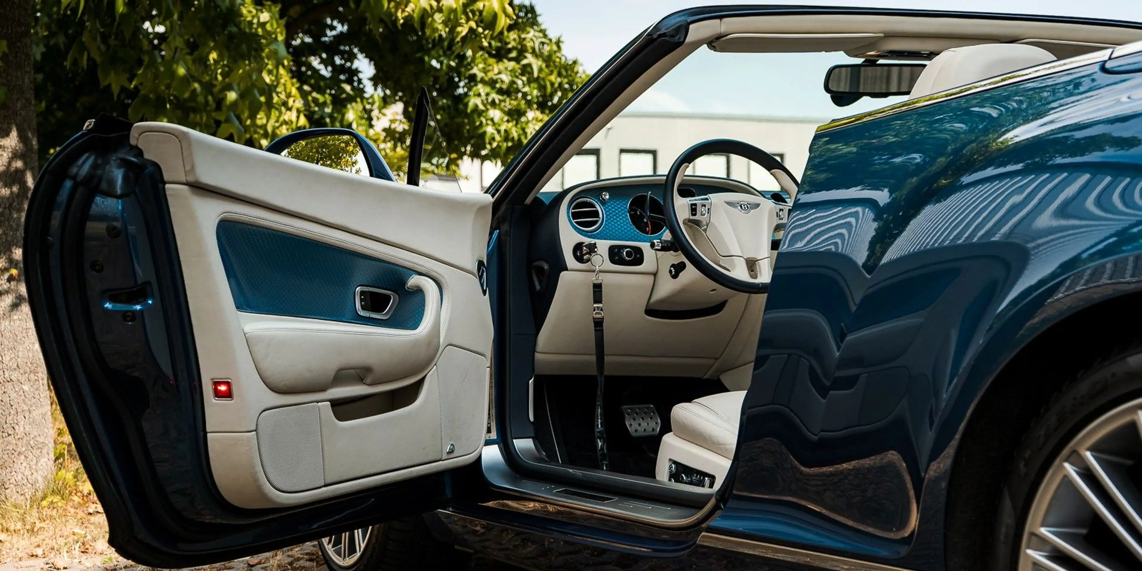 Bentley Continental GTC Speed — photo 14