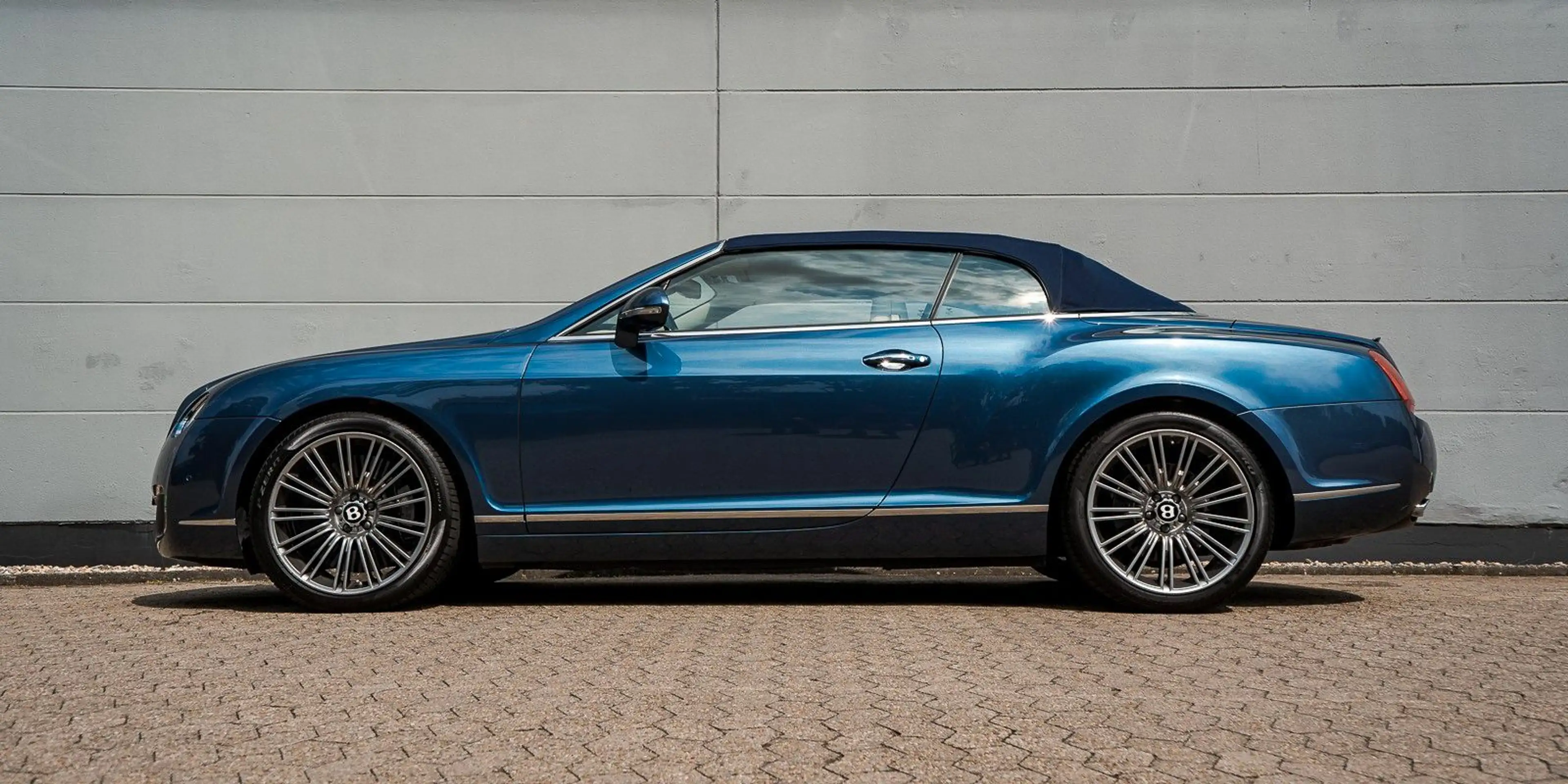 Bentley Continental GTC Speed — photo 4