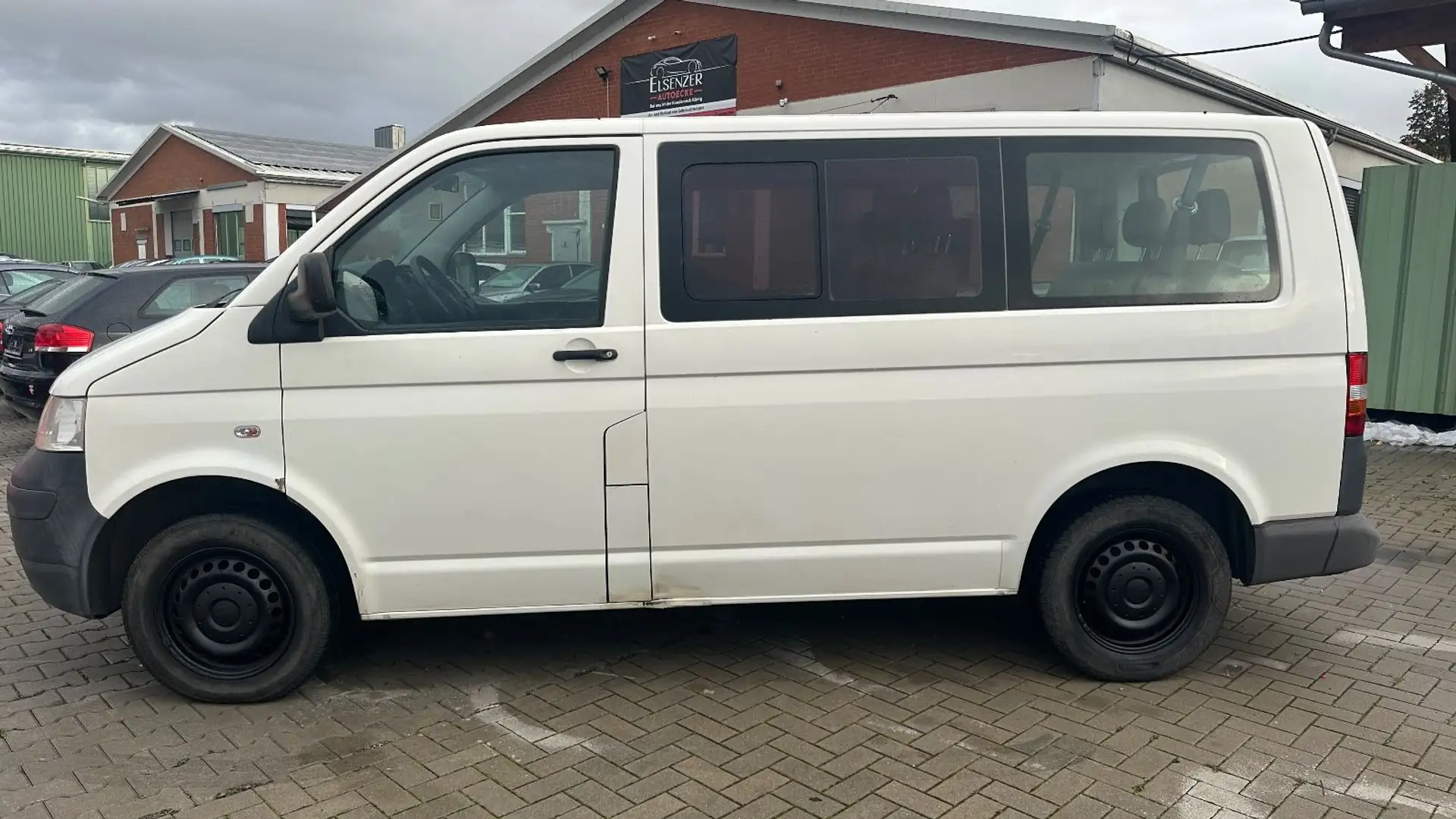 Volkswagen T5 Transporter Kasten-Kombi 9Sitze Violett - 2