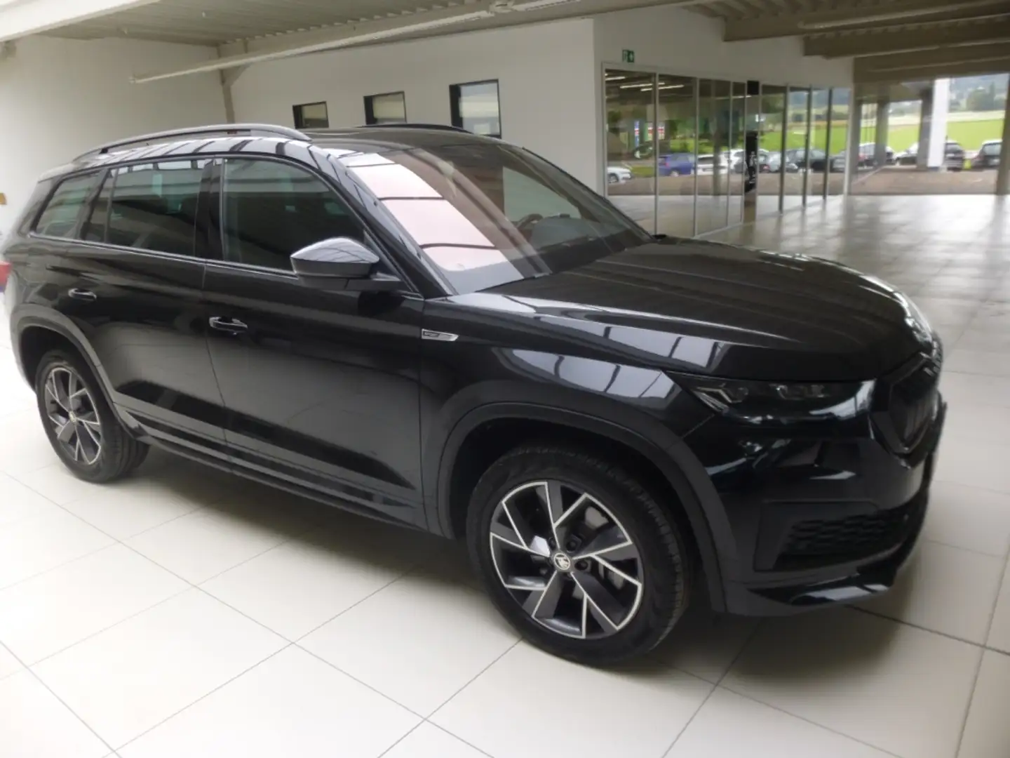 Skoda Kodiaq Sportline 4x4 2.0 TSI EU6d Schwarz - 1