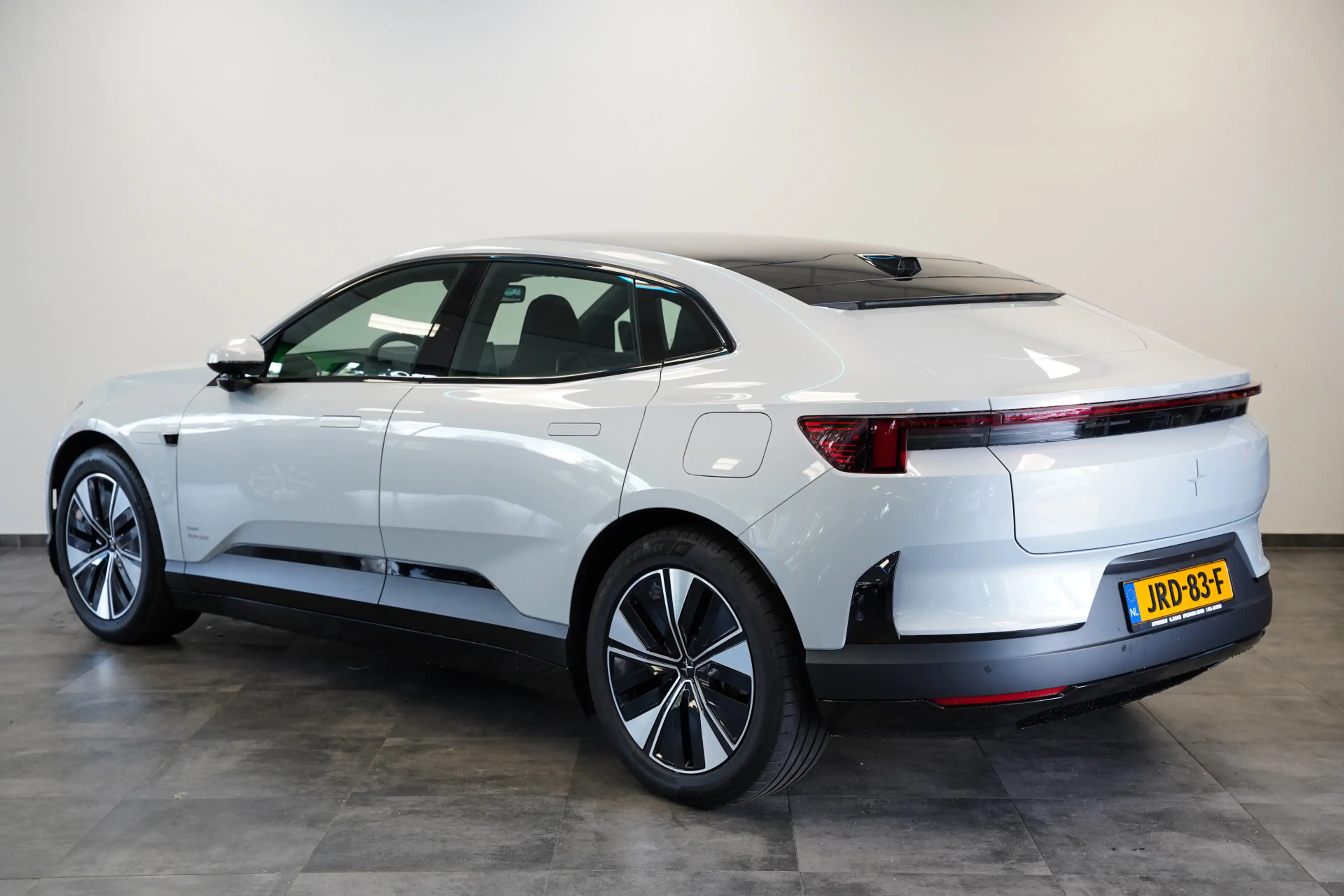 Polestar 4 Long Range Single motor 100 kWh ACC 360 Camera Pan — photo 3