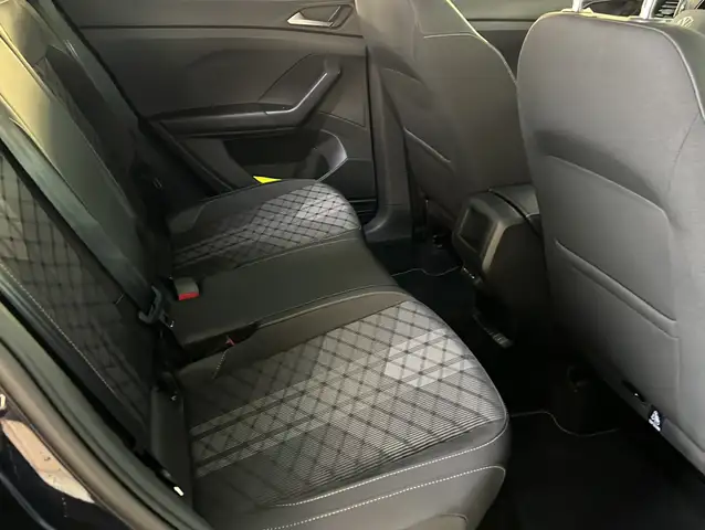 Volkswagen T-Cross view 11