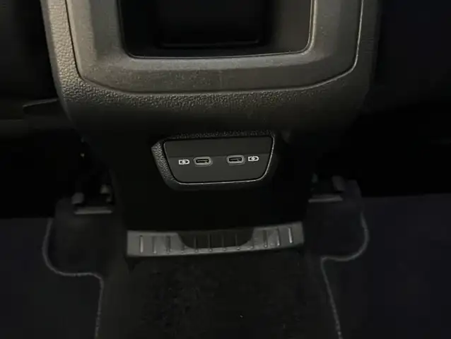 Volkswagen T-Cross view 9