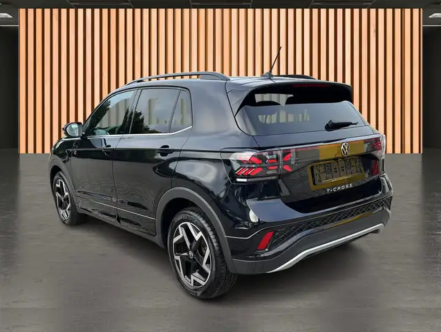 Volkswagen T-Cross view 4