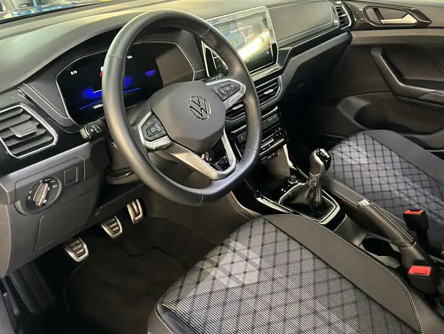 Volkswagen T-Cross view 5