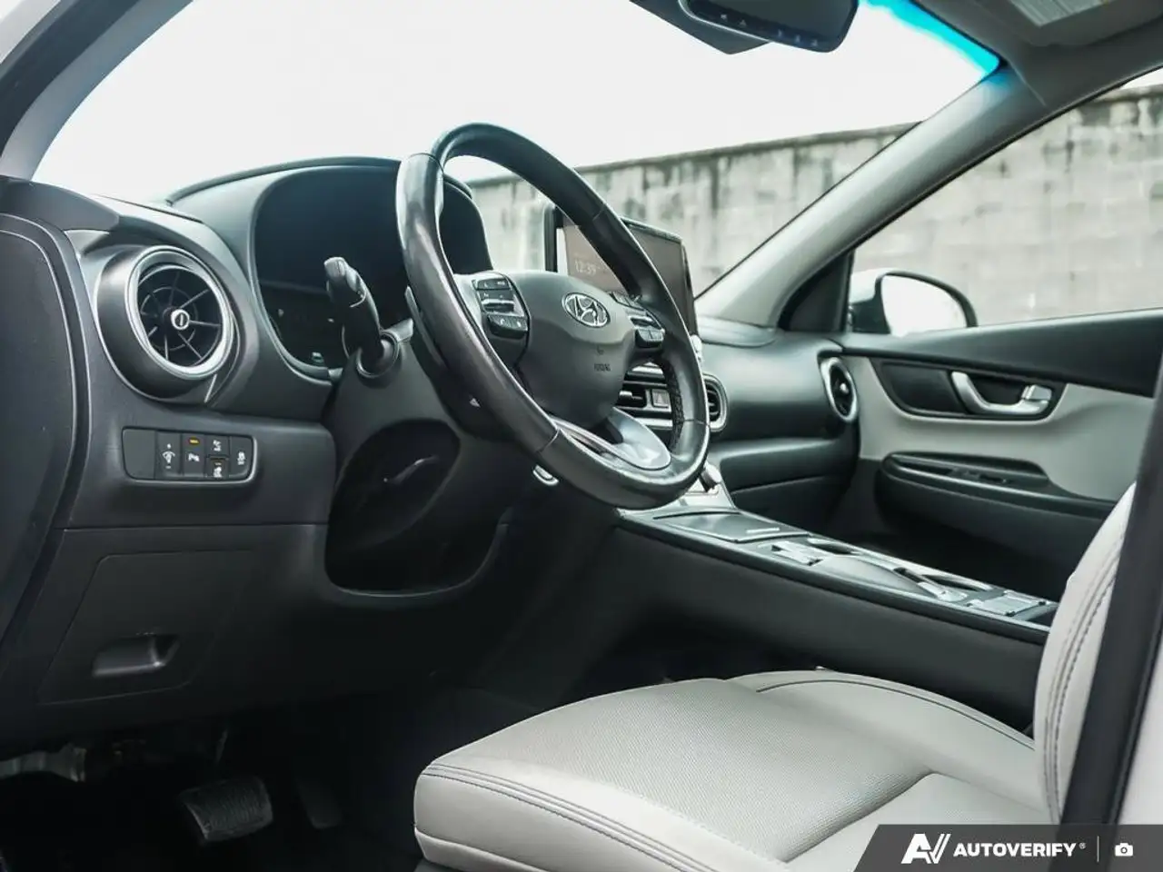 Hyundai KONA photo Hyundai KONA