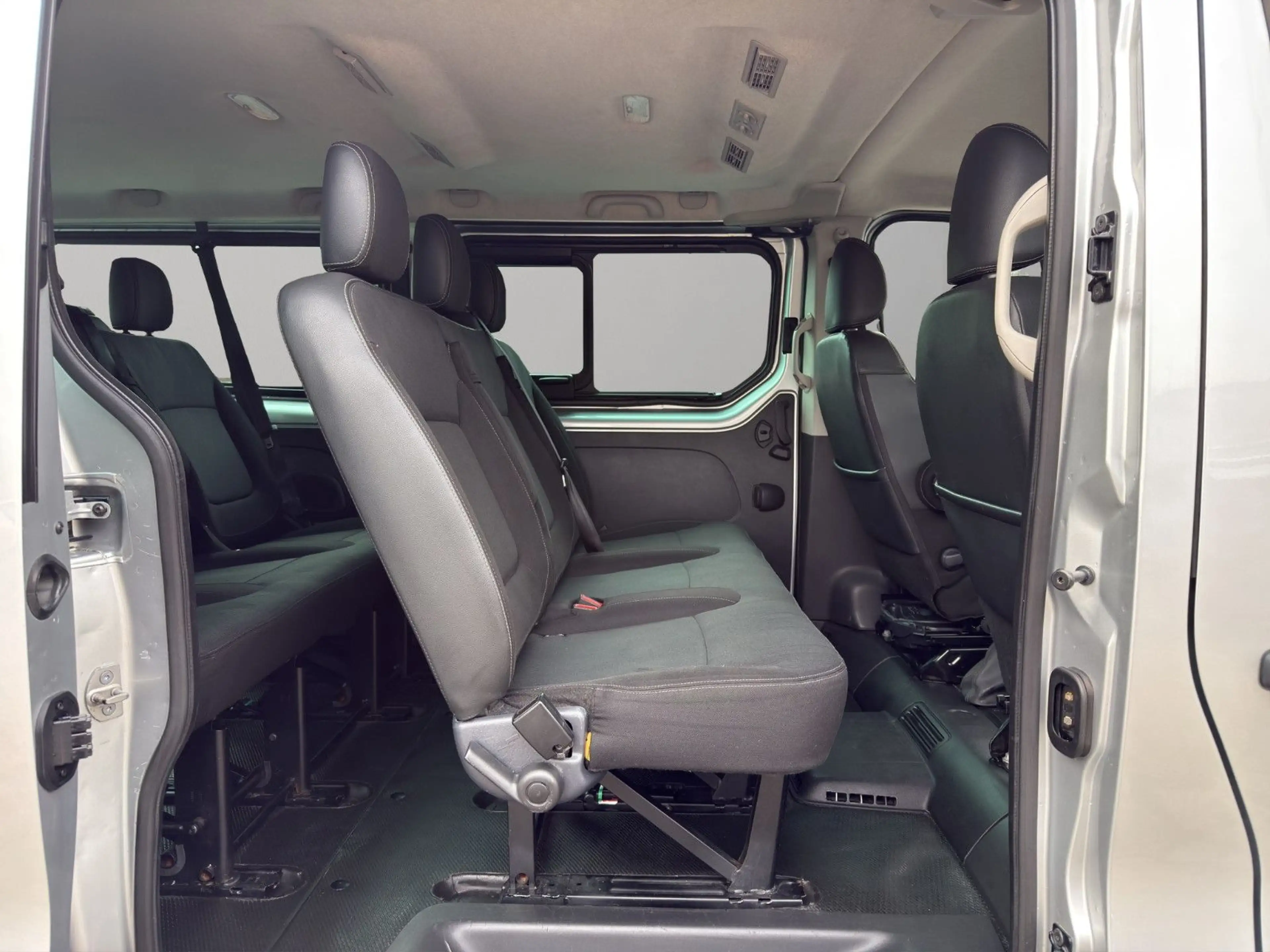 Nissan NV300 Kombi L2H1 2,9t PREMIUM CAM AHK NAV KEYLES — photo 14