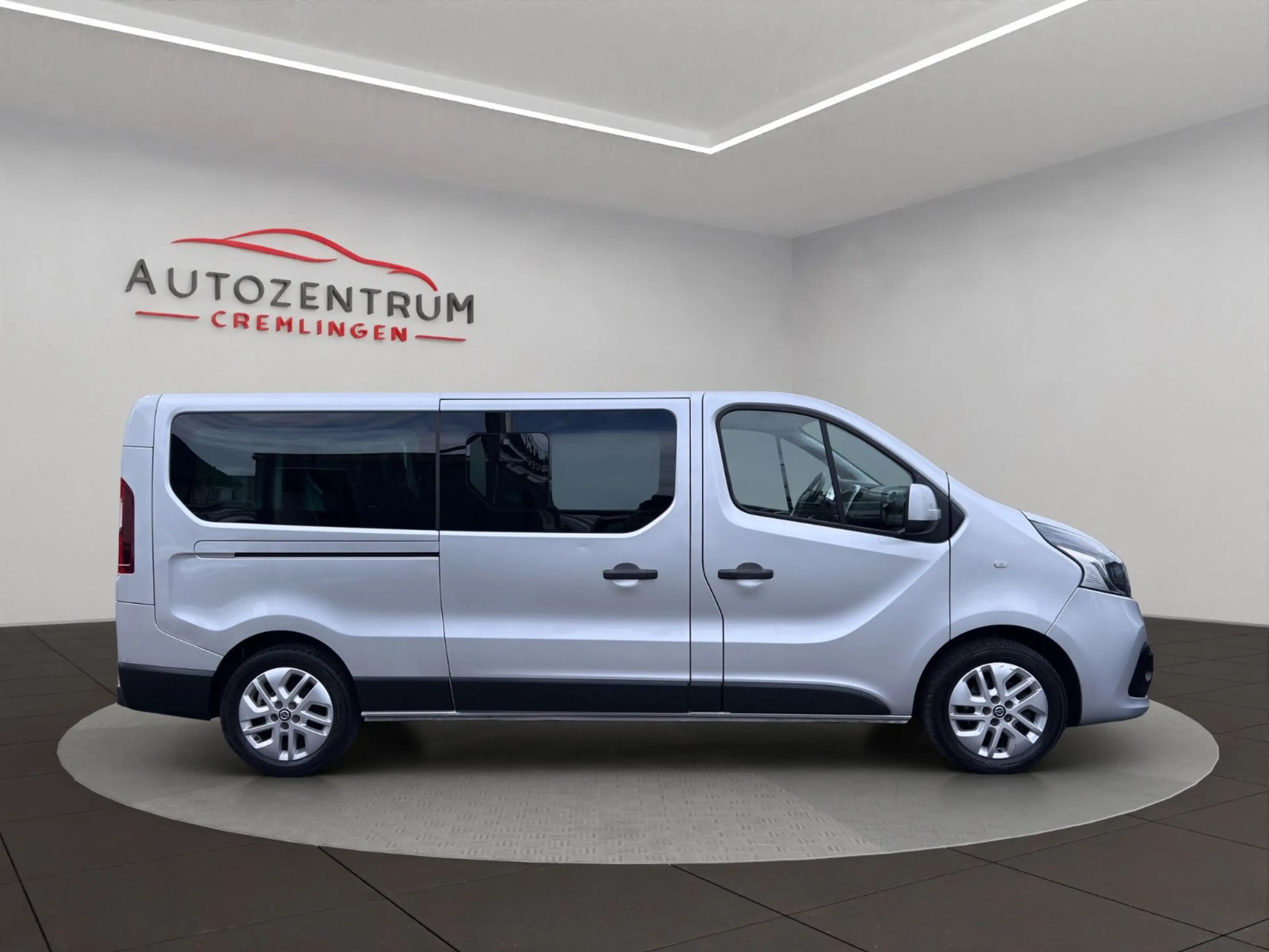 Nissan NV300 Kombi L2H1 2,9t PREMIUM CAM AHK NAV KEYLES — photo 4