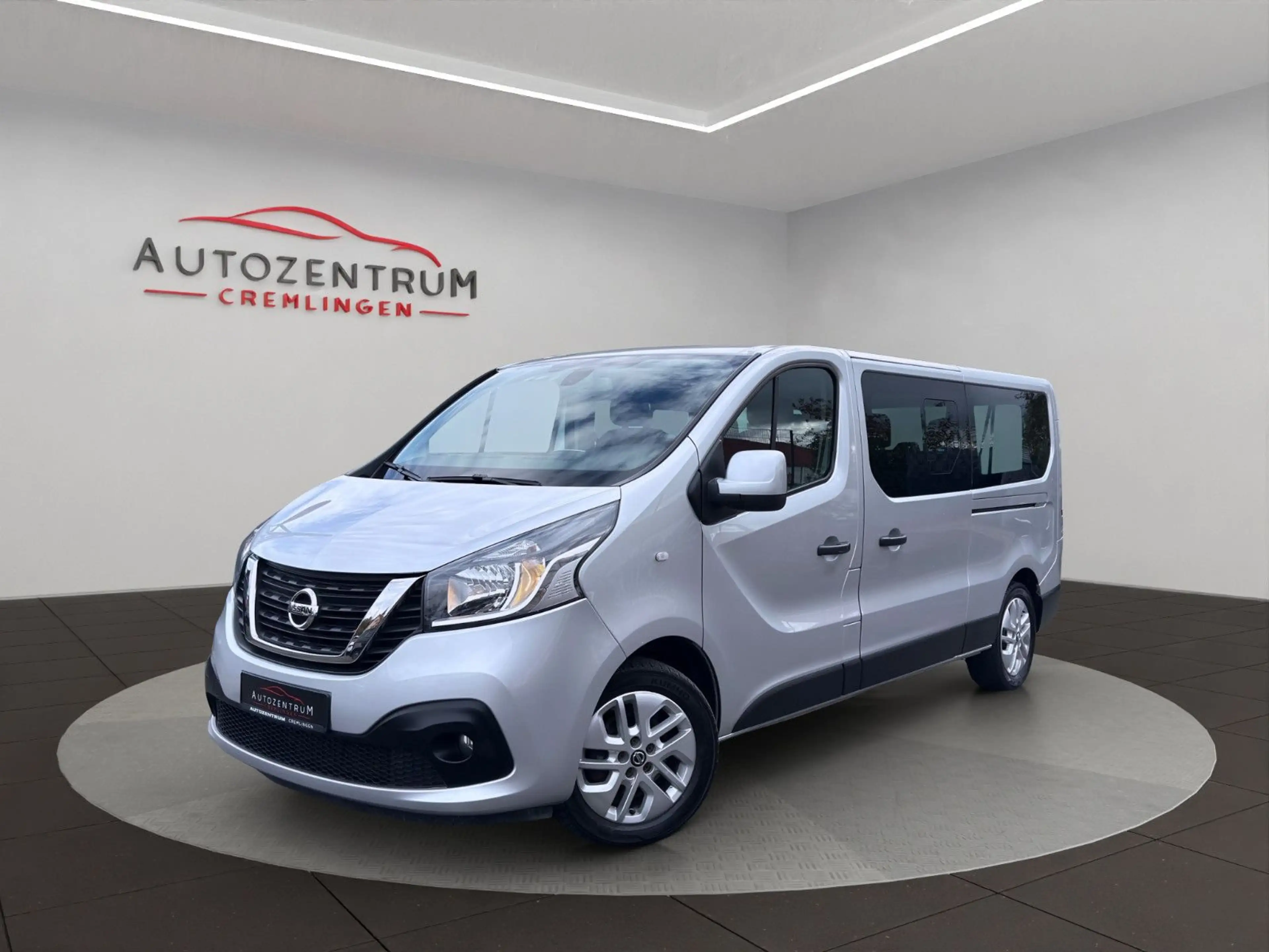 Nissan NV300 Kombi L2H1 2,9t PREMIUM CAM AHK NAV KEYLES