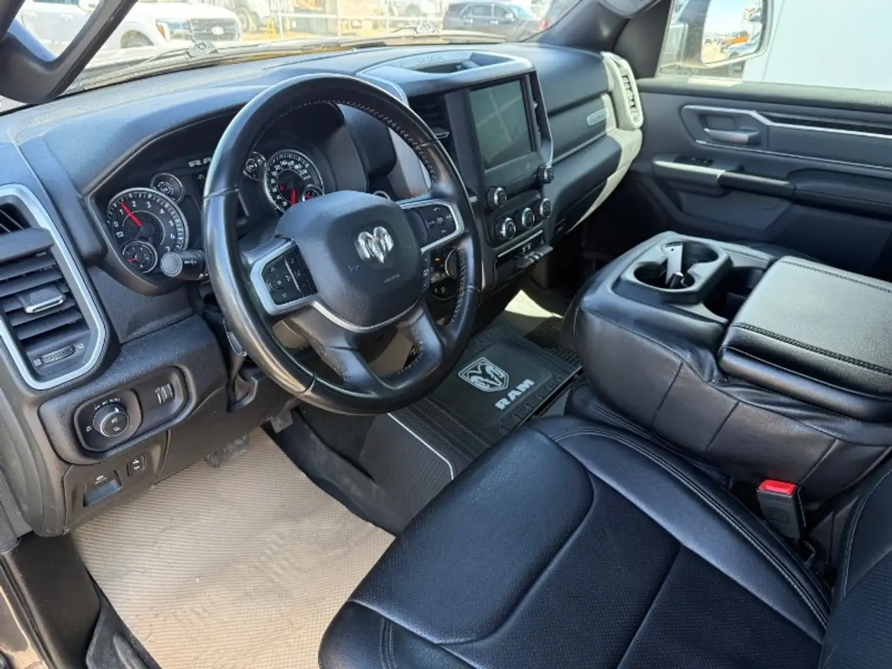 RAM 1500 снимка RAM 1500