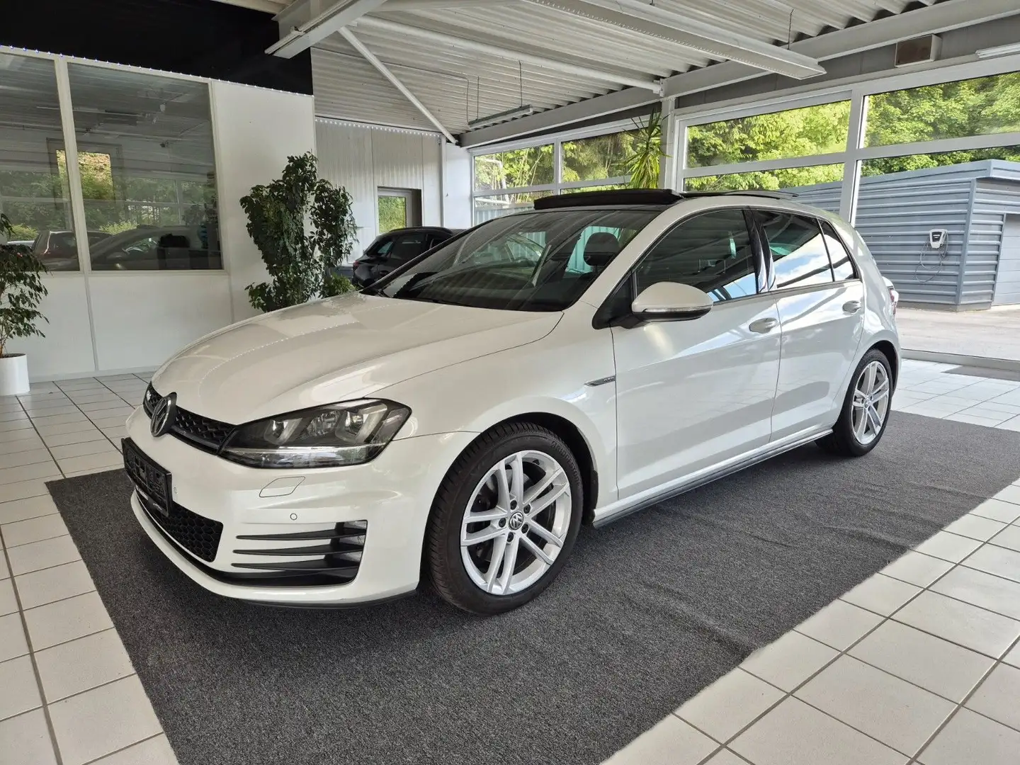 Volkswagen Golf VII Lim. GTD BMT*PANO*ACC*XEN*APP*SIDE*DCC* Blanc - 1