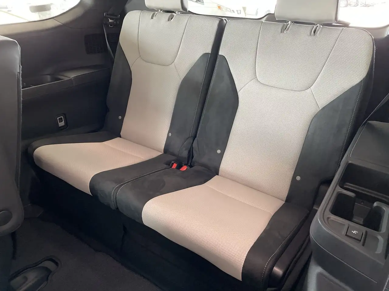 Lexus TX снимка Lexus TX