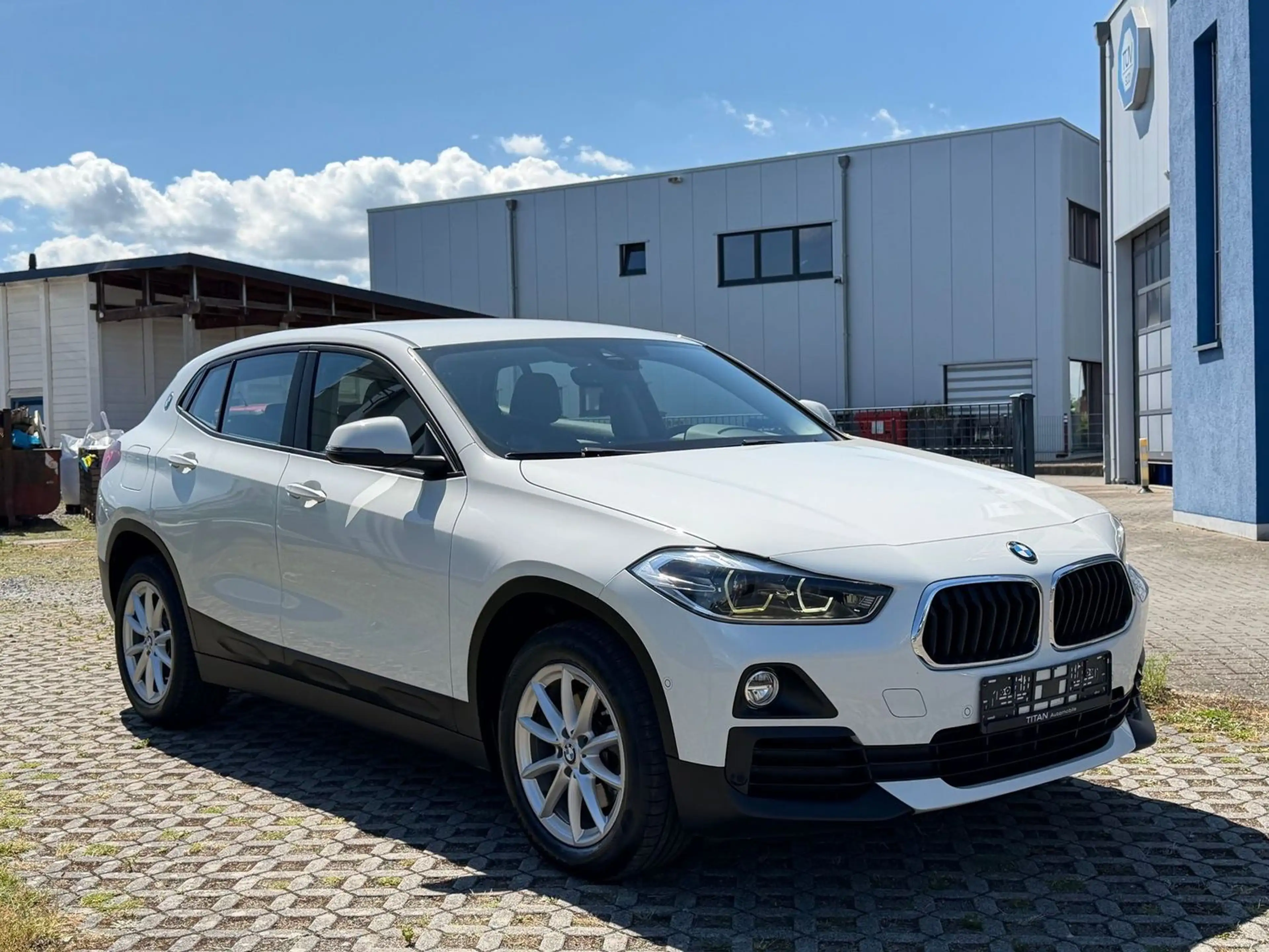 BMW iX2 sDrive 18 d Advantage/TÜV/Kamera/Klima/LED/Navi — photo 3
