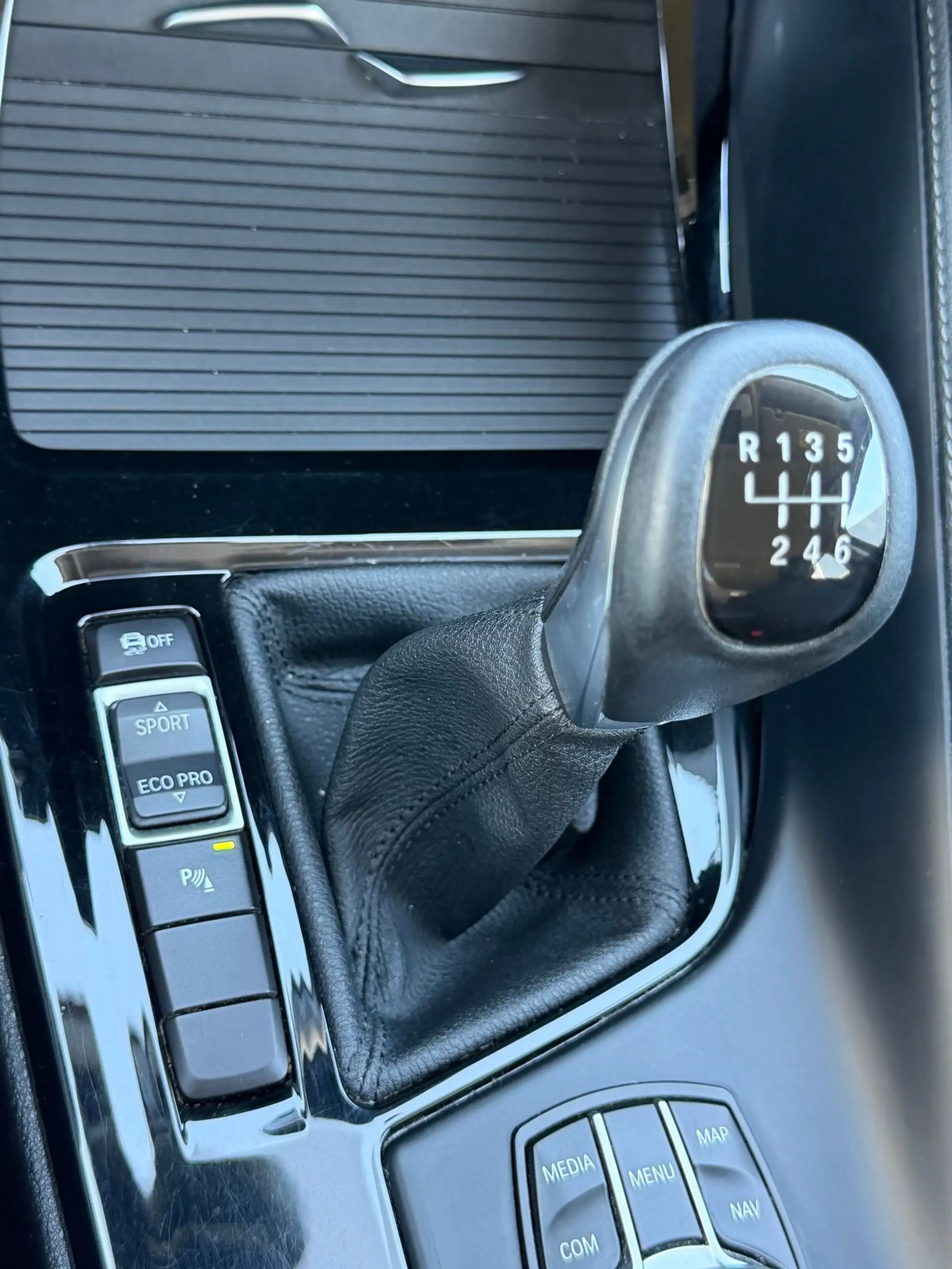 BMW iX2 sDrive 18 d Advantage/TÜV/Kamera/Klima/LED/Navi — photo 9
