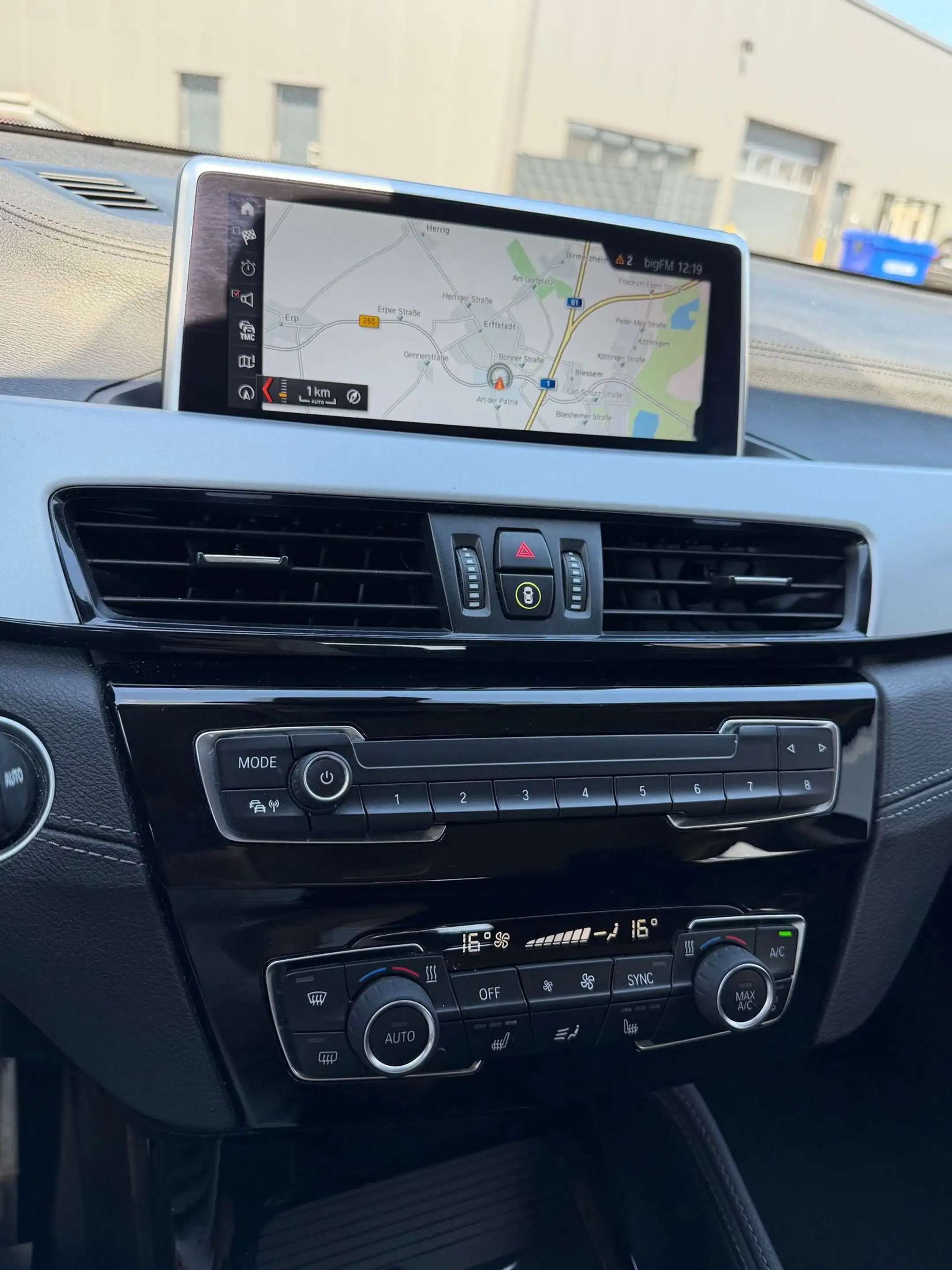 BMW iX2 sDrive 18 d Advantage/TÜV/Kamera/Klima/LED/Navi — photo 6