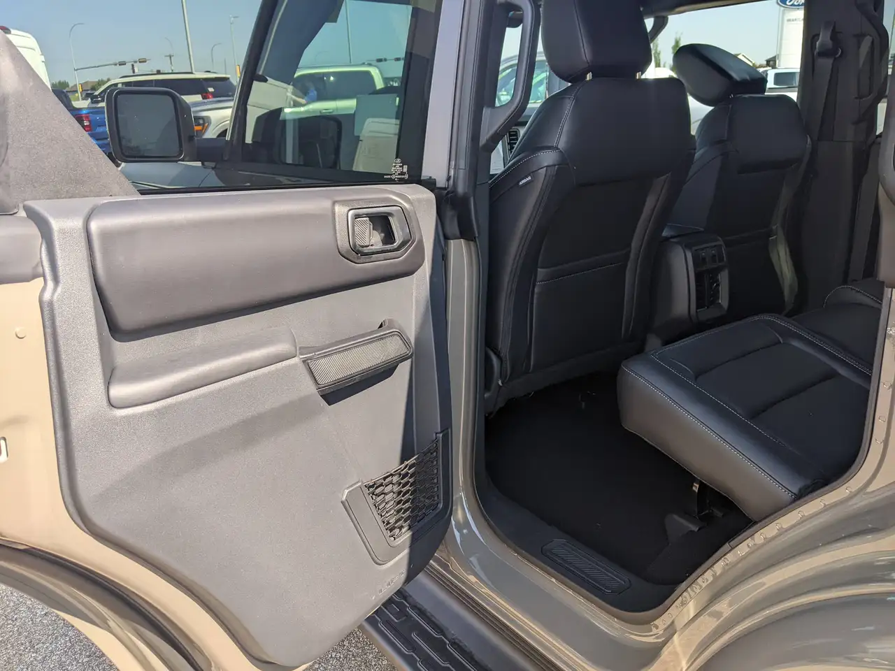 Ford Bronco photo Ford Bronco