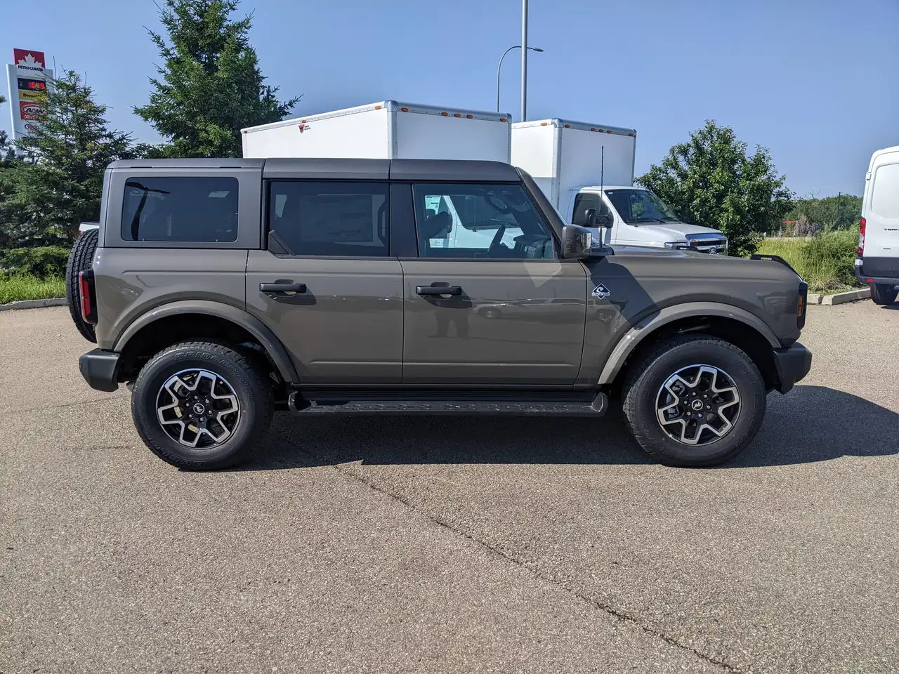 Ford Bronco photo Ford Bronco