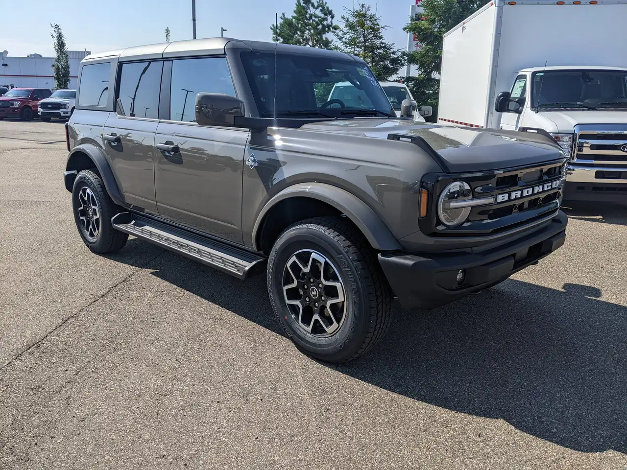 Ford Bronco photo Ford Bronco