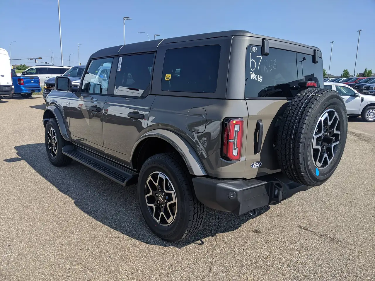 Ford Bronco photo Ford Bronco