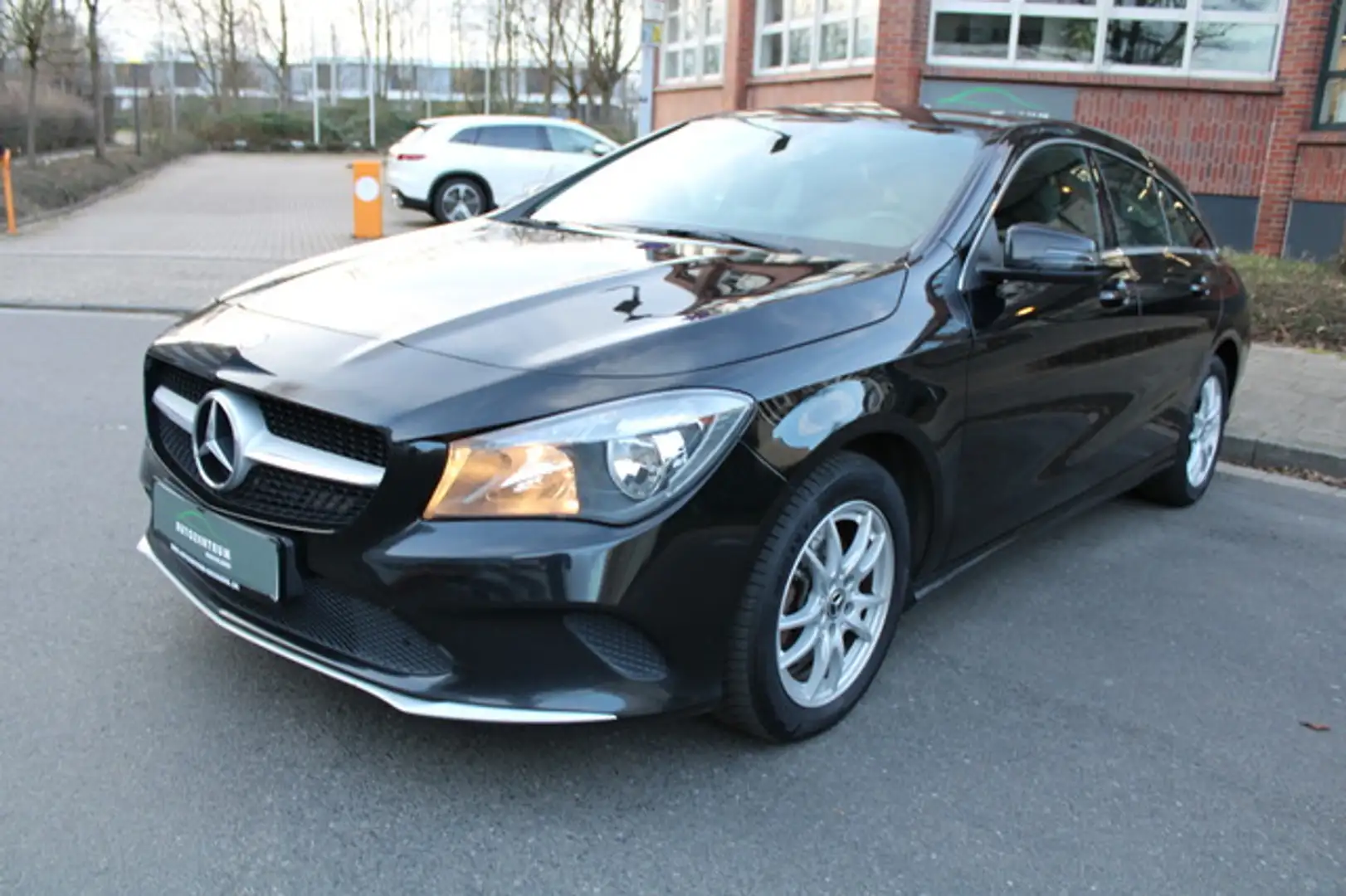 Mercedes-Benz CLA 180 Shooting Brake 1.Hand/Navi/Kamera Noir - 2