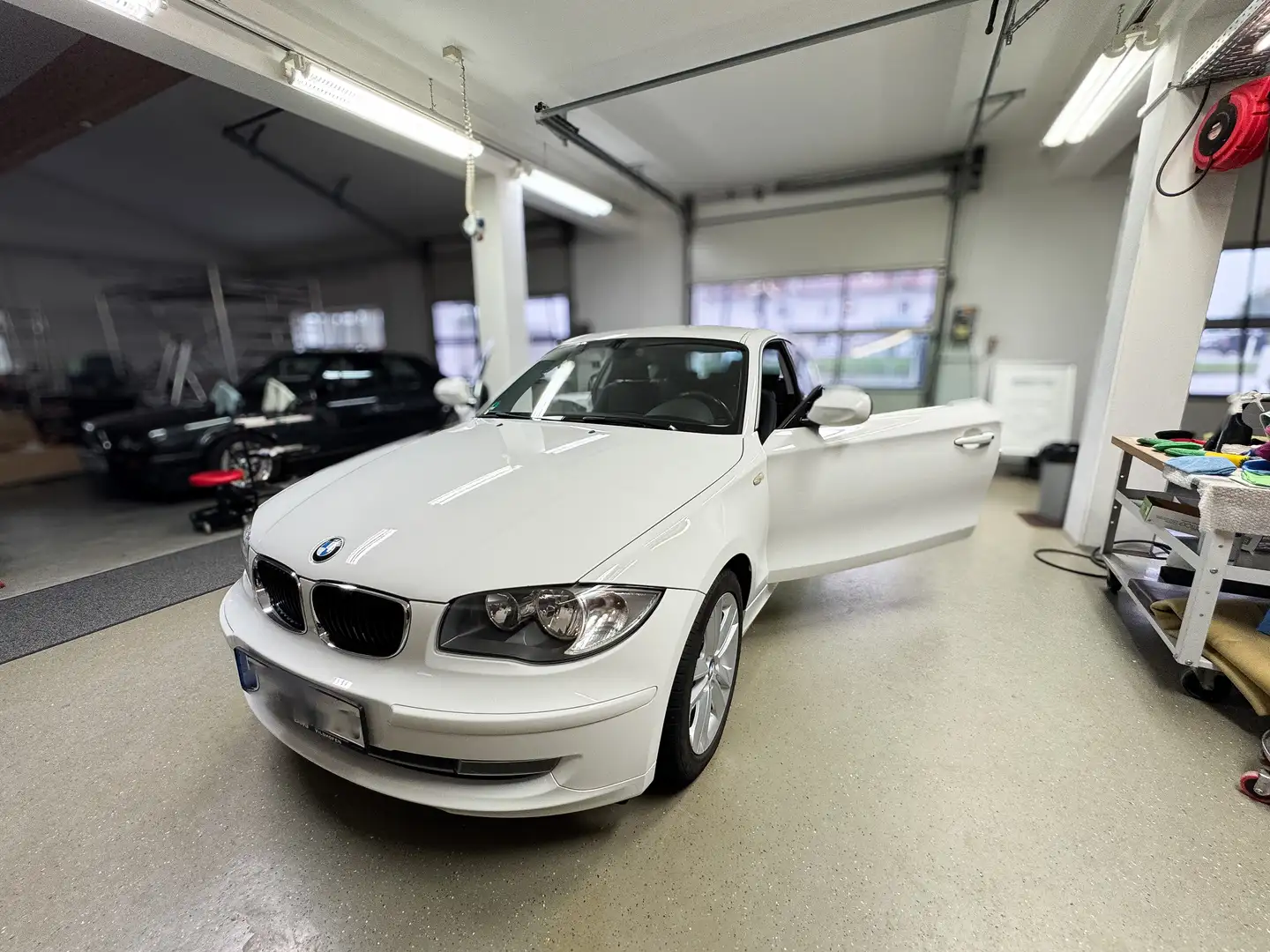 BMW 120 Scheckheftgepflegt |TÜV neu |gepflegt |184.000 Weiß - 1