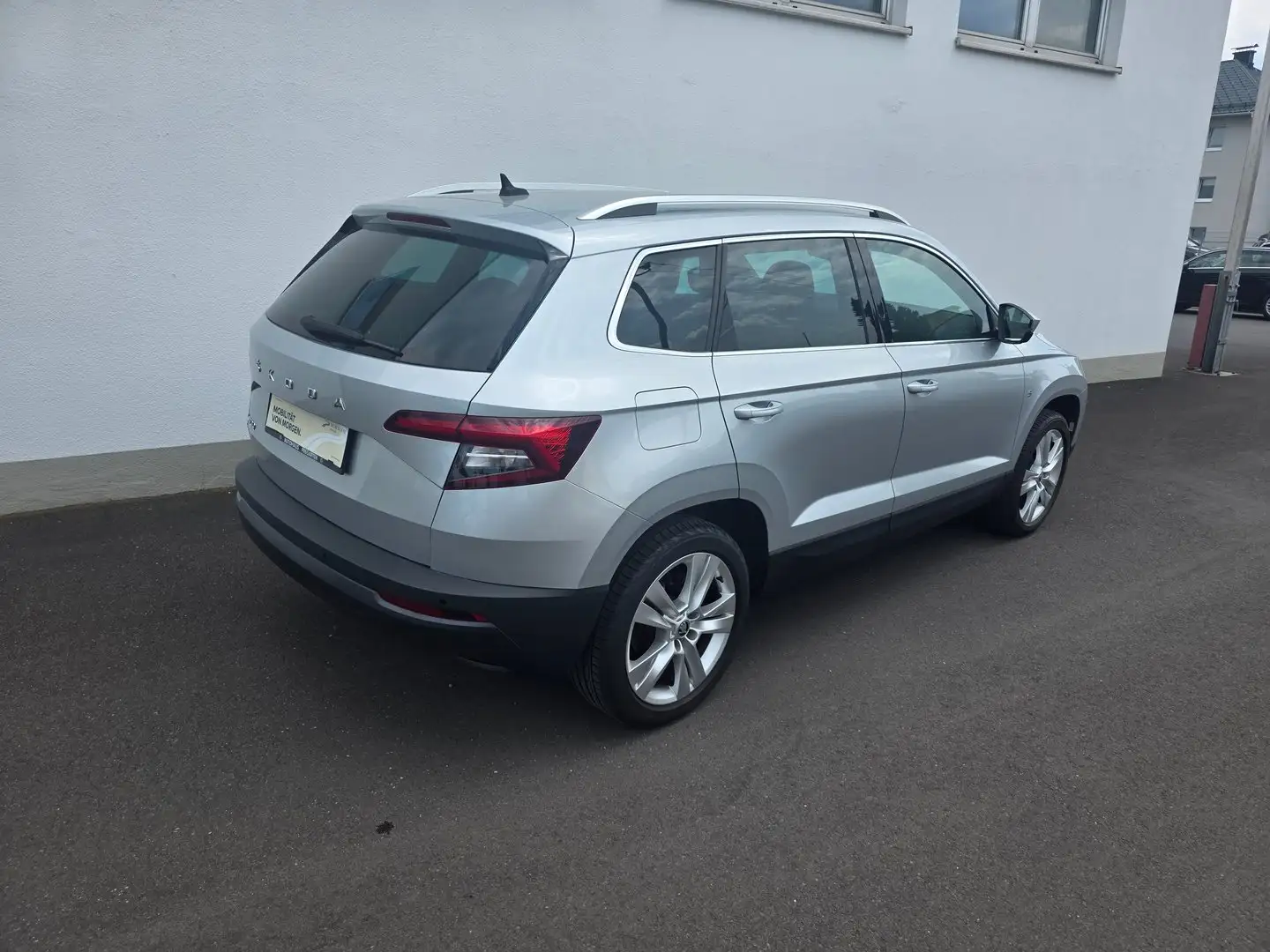 Skoda Karoq Style 125 TSI DSG ACT Silber - 2