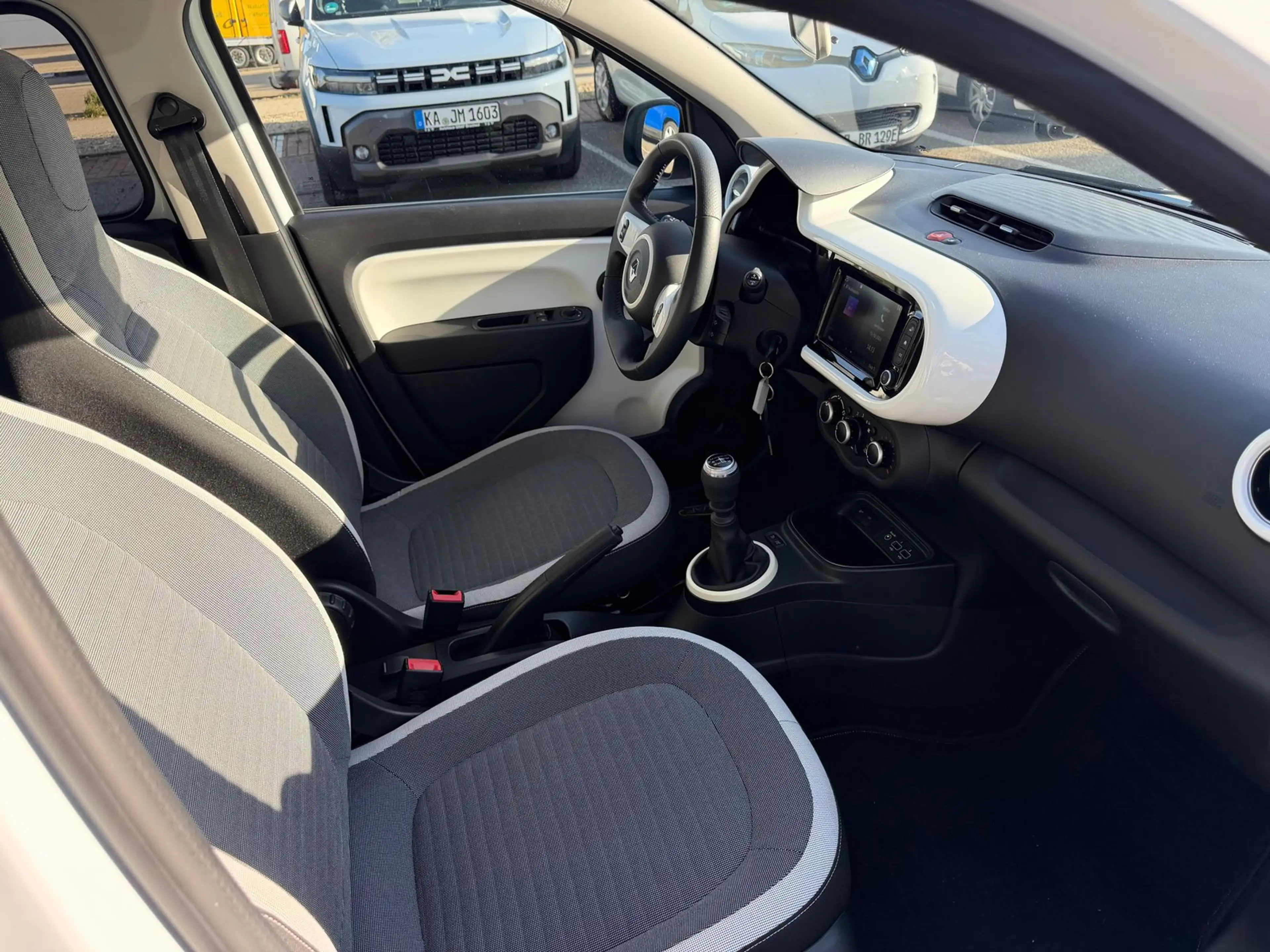 Renault Twingo Twingo 0.9 TCe 90 Limited (EURO 6d-TEMP) — photo 13