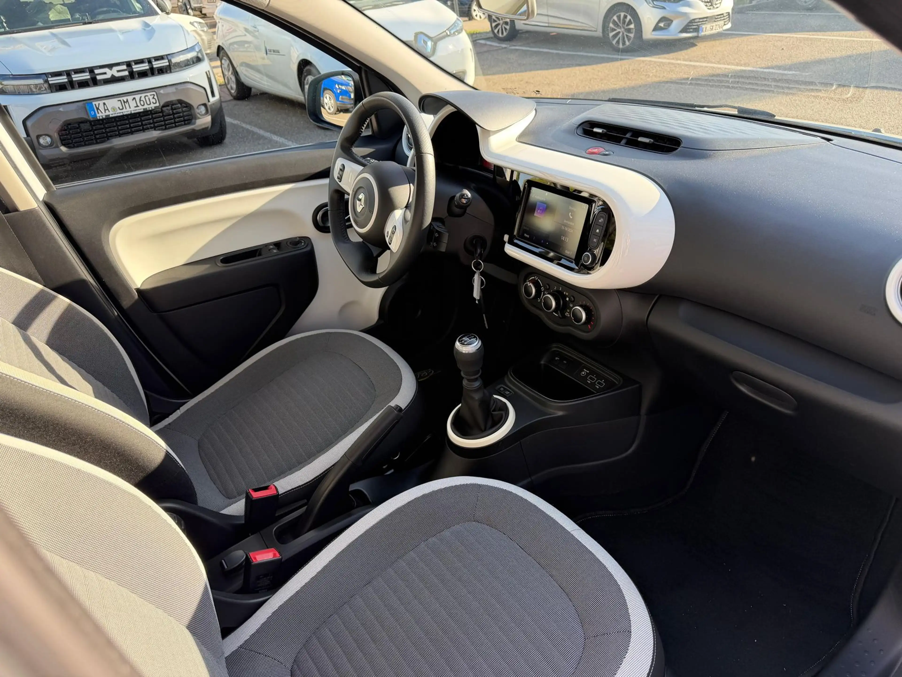 Renault Twingo Twingo 0.9 TCe 90 Limited (EURO 6d-TEMP) — photo 11