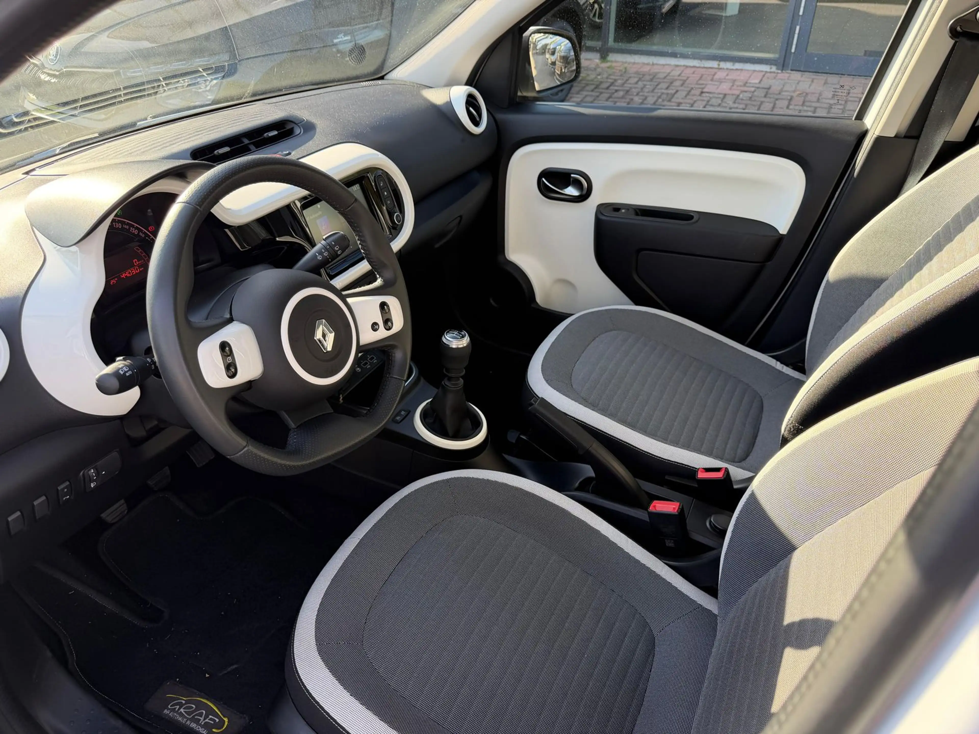 Renault Twingo Twingo 0.9 TCe 90 Limited (EURO 6d-TEMP) — photo 7