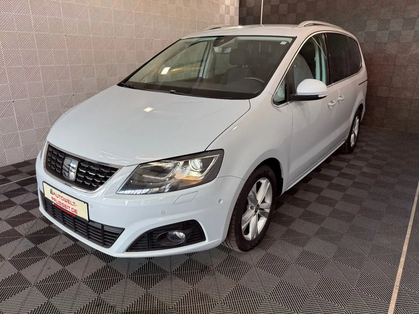 SEAT Alhambra *XCELLENCE*BiXENON-ACC-R.KAM-TOTW-AHK-SH Silber - 2