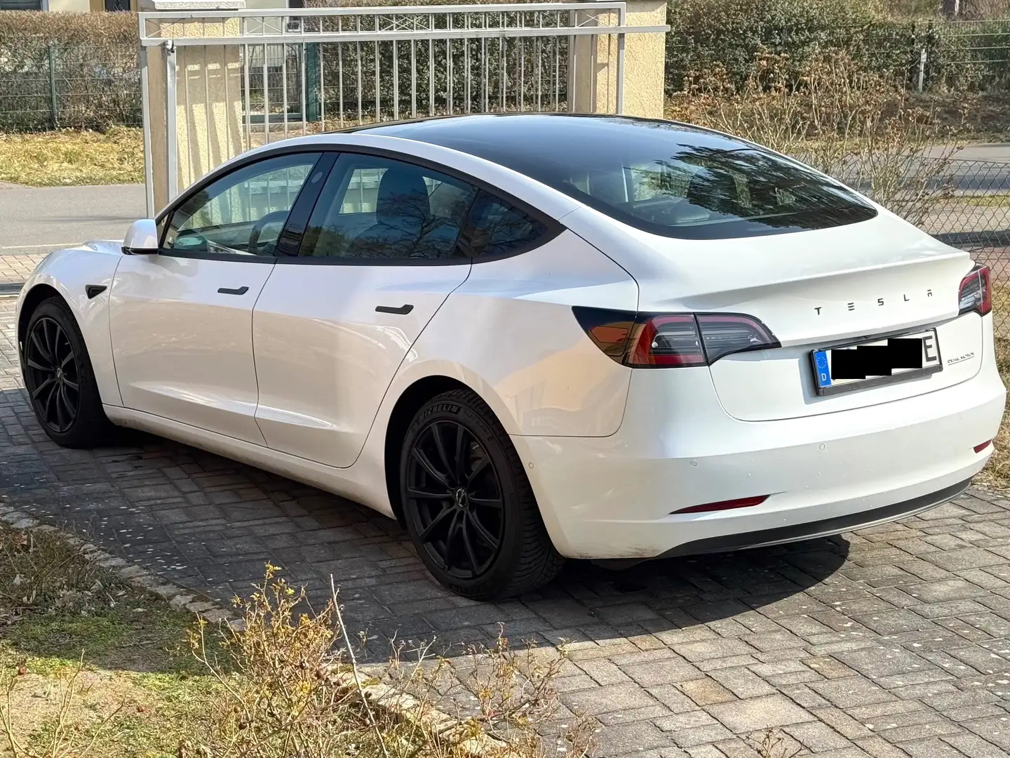 Tesla Model 3 Model 3 Langstreckenbatt. Allradantrieb Dual Motor Weiß - 1