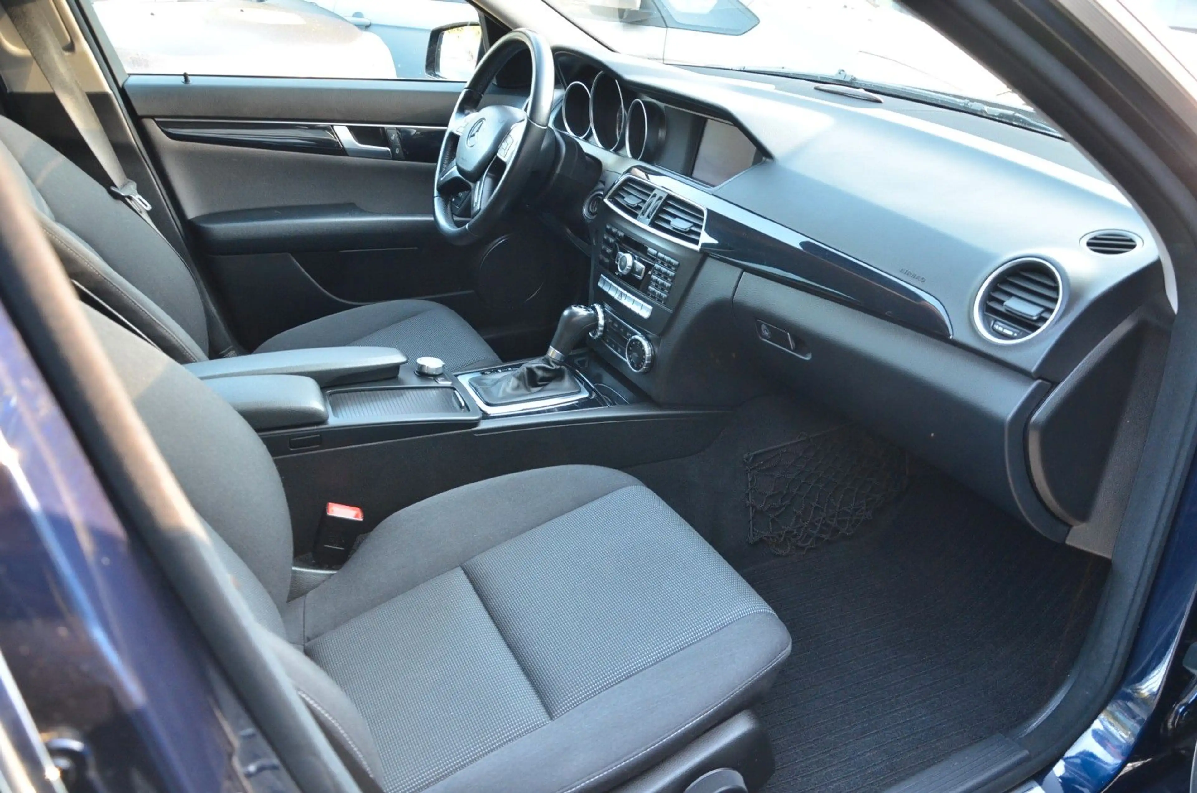 Mercedes-Benz C 180 T-Modell C 180 CGI Automatik Navi Xenon Tüv neu — photo 11