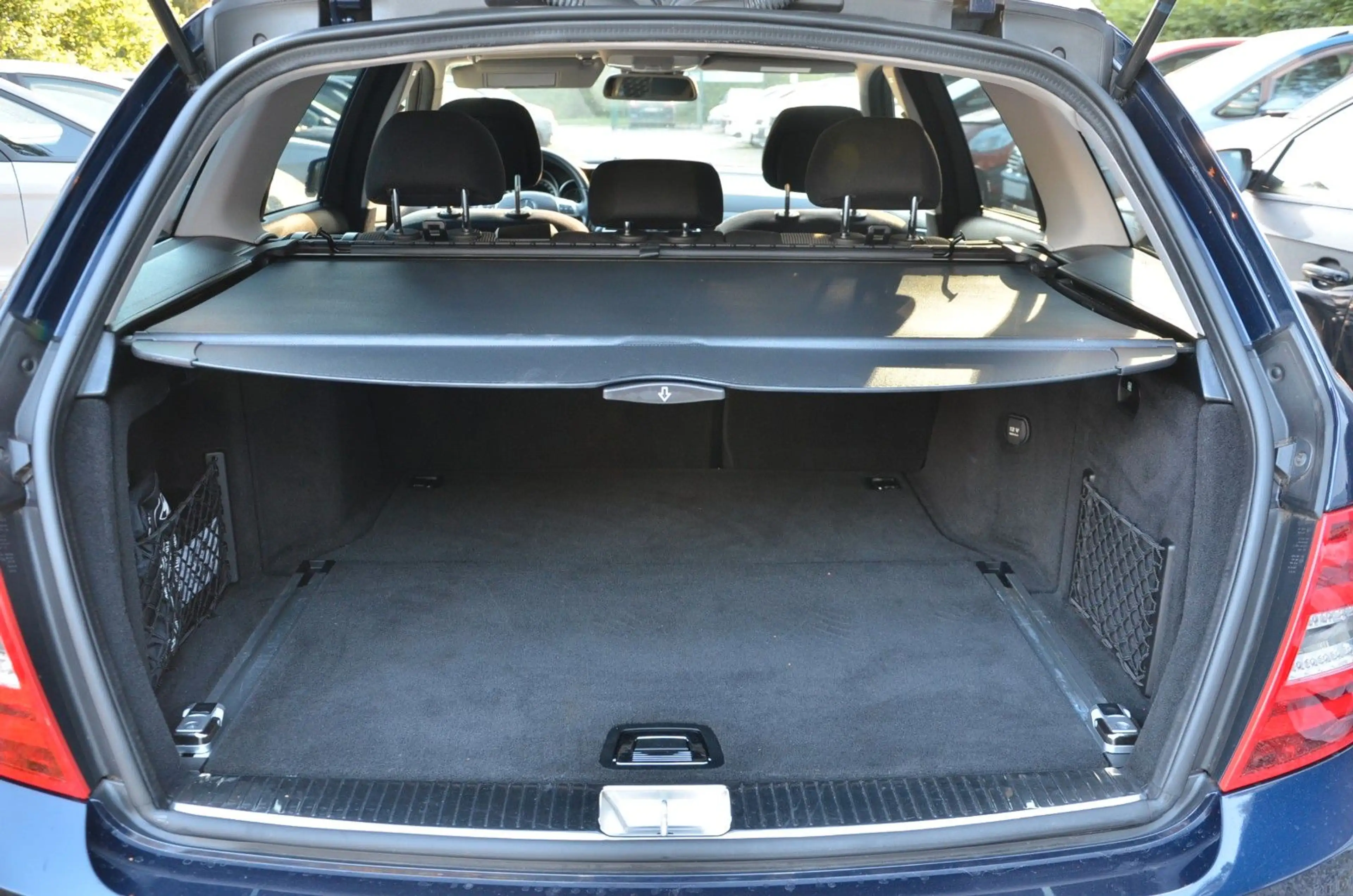 Mercedes-Benz C 180 T-Modell C 180 CGI Automatik Navi Xenon Tüv neu — photo 14