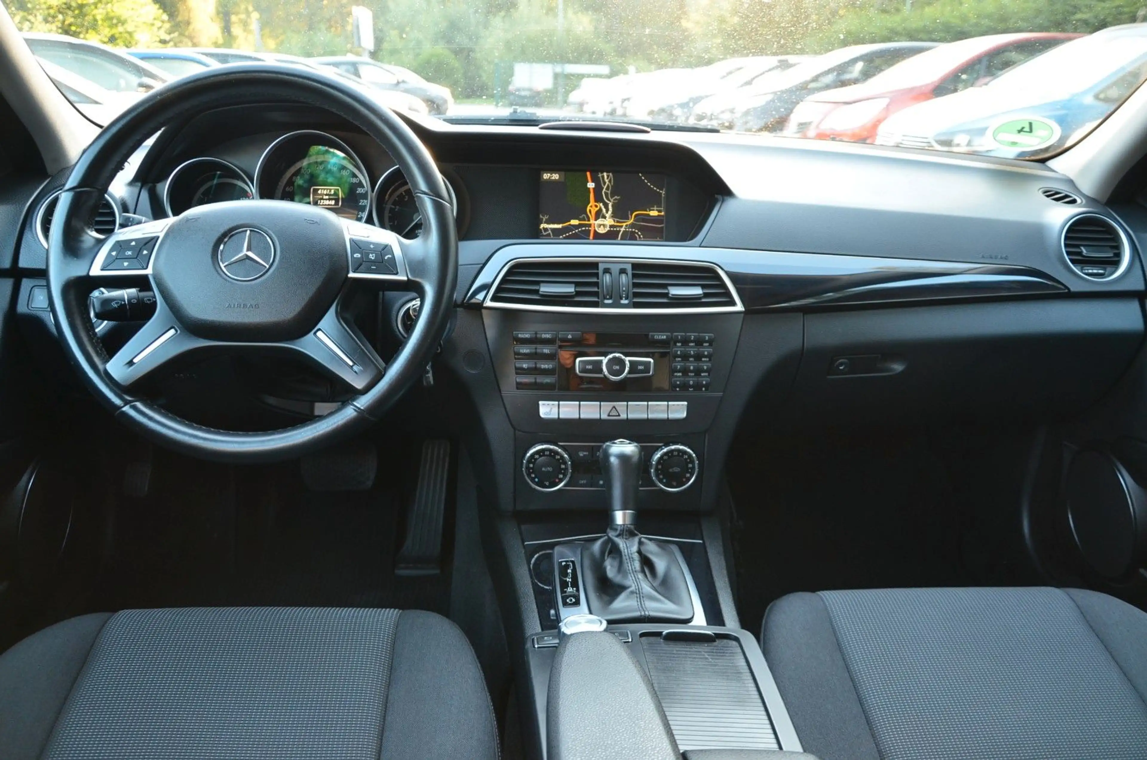Mercedes-Benz C 180 T-Modell C 180 CGI Automatik Navi Xenon Tüv neu — photo 10