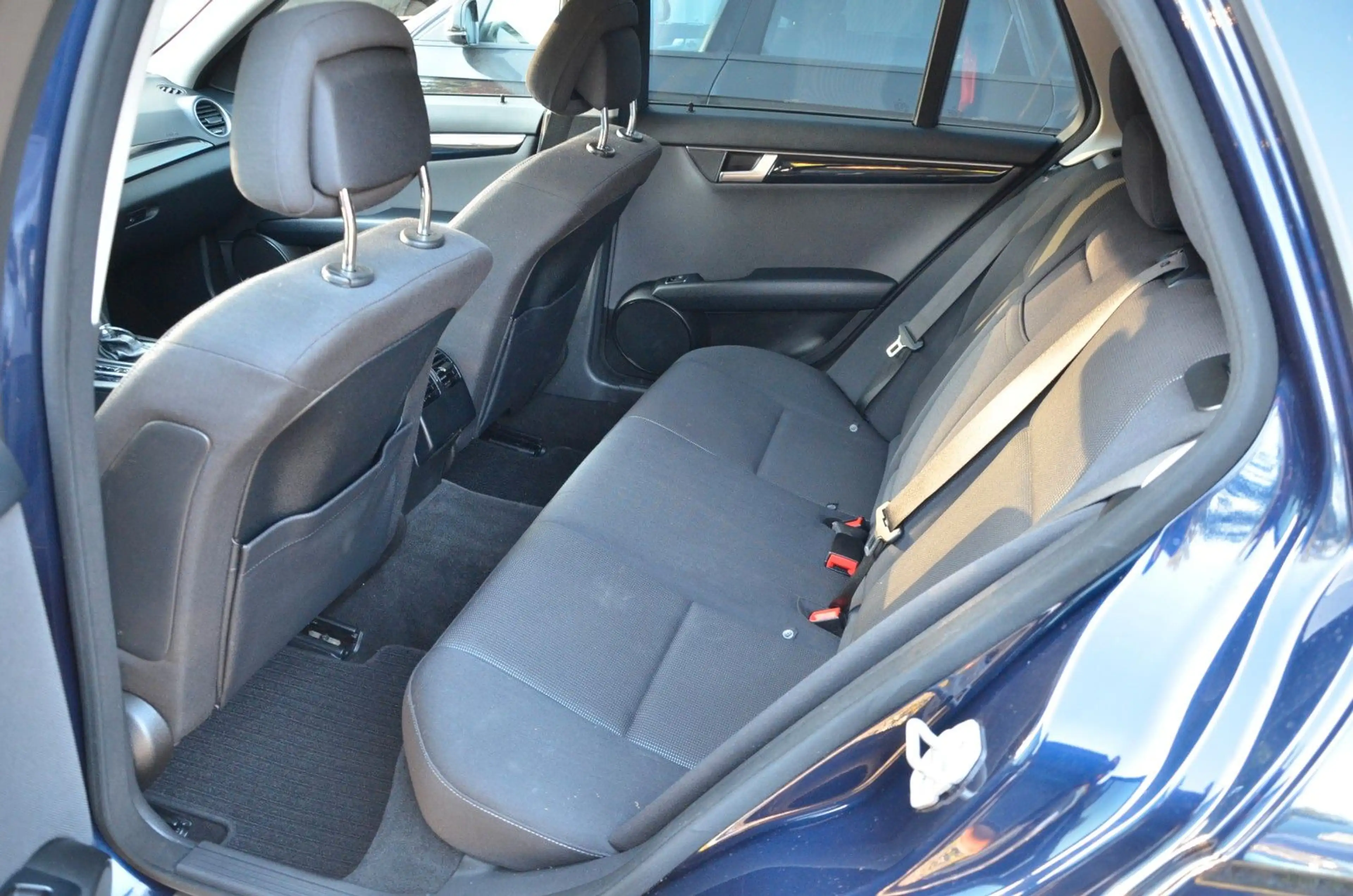 Mercedes-Benz C 180 T-Modell C 180 CGI Automatik Navi Xenon Tüv neu — photo 12