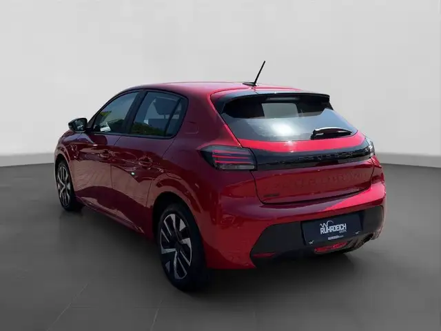 Peugeot 208 view 3