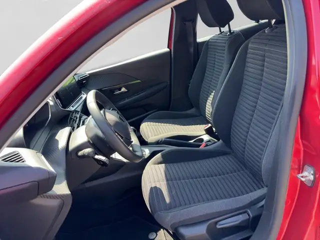 Peugeot 208 view 8