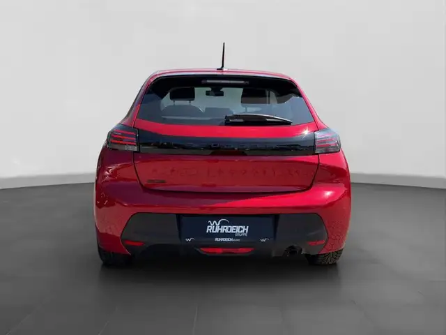 Peugeot 208 view 4