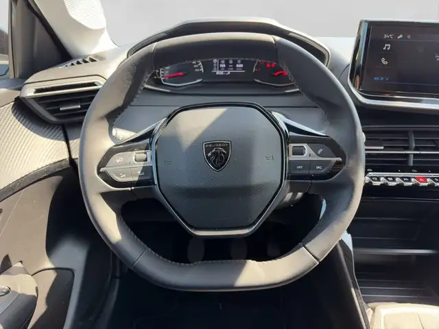 Peugeot 208 view 13