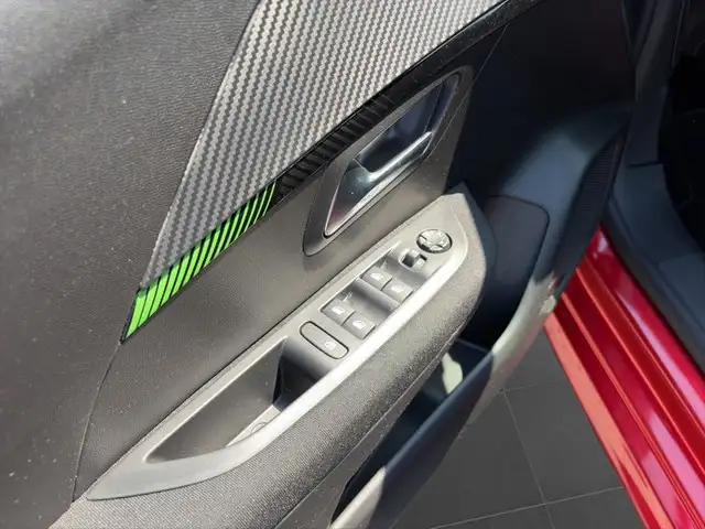 Peugeot 208 view 14